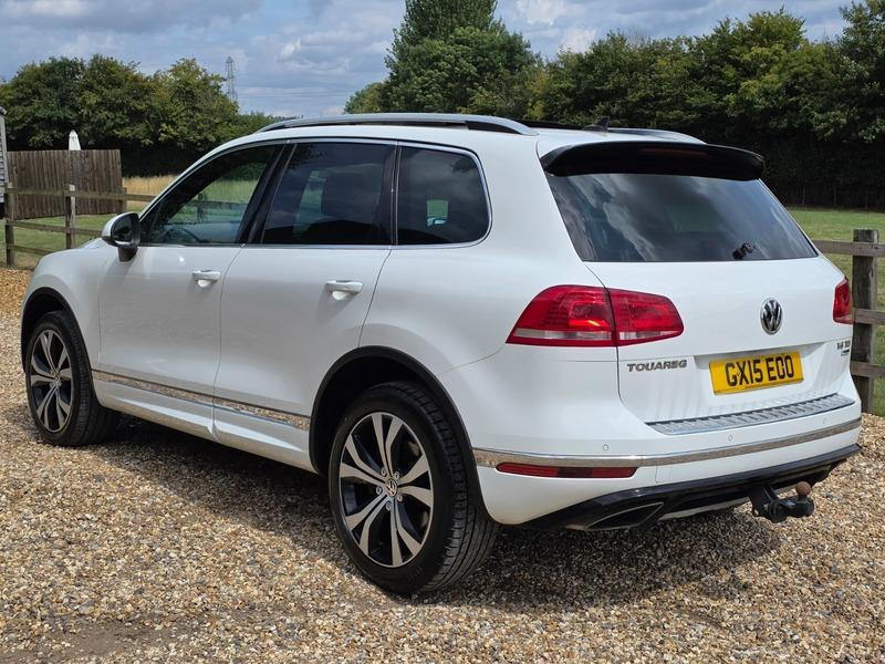 2015 Volkswagen Touareg image 11