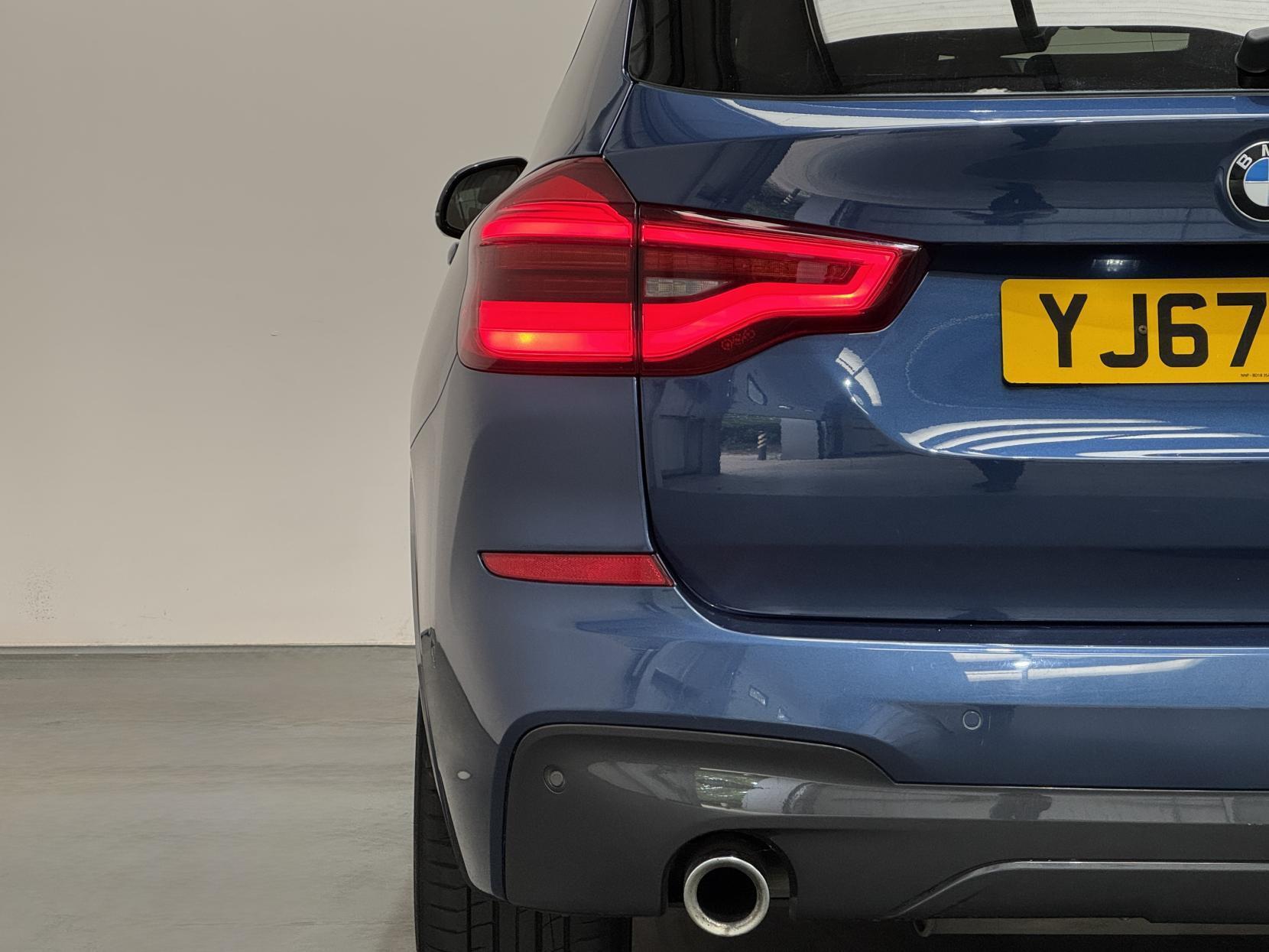 BMW X3 view 13