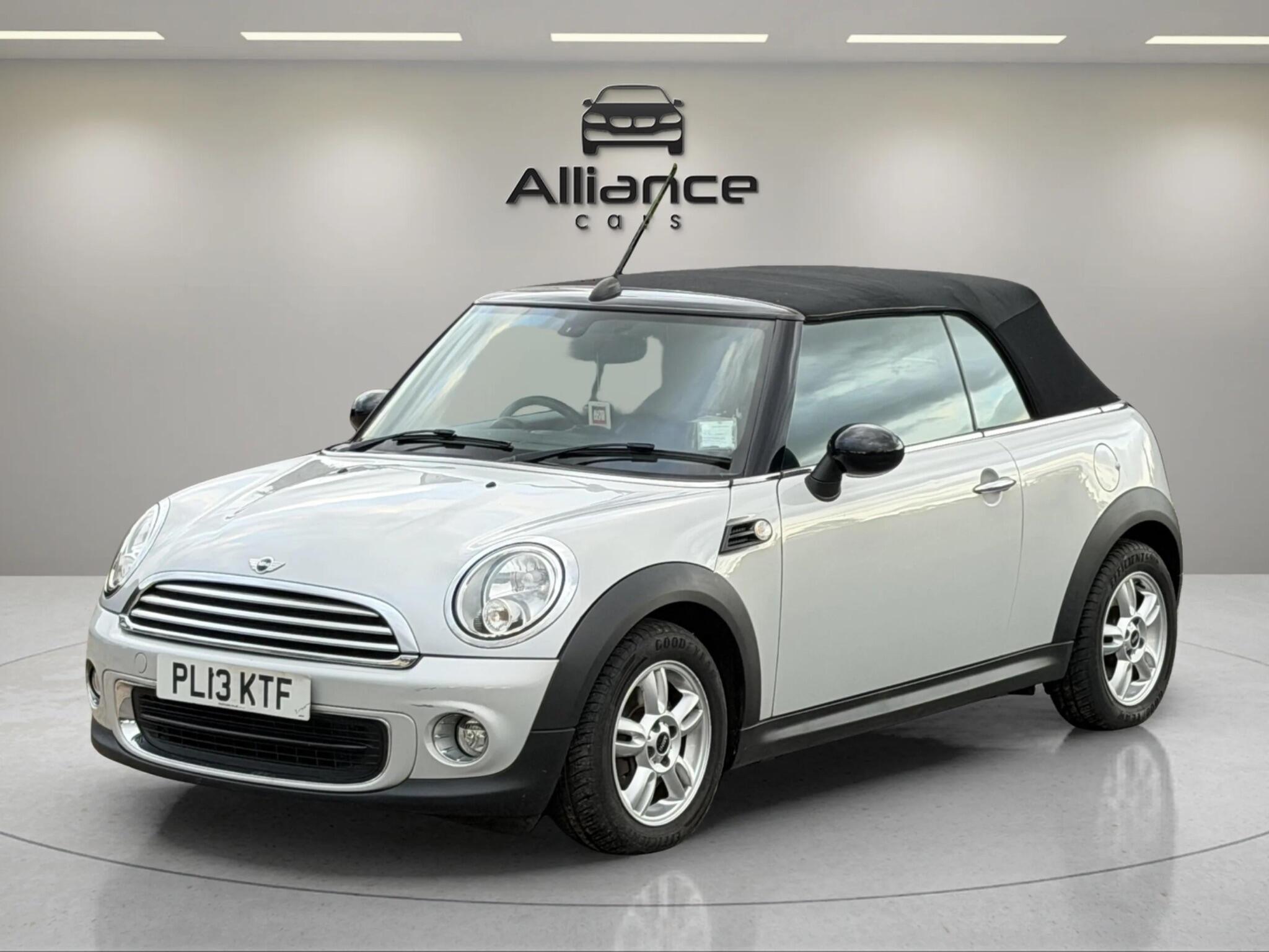 Mini Convertible view 22