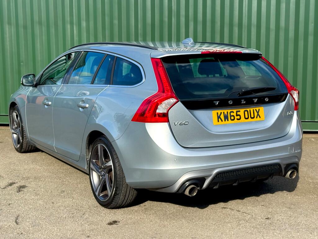 Volvo V60 view 2