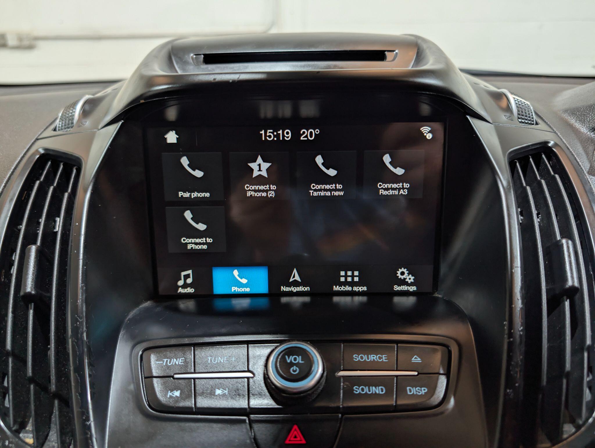 Ford Kuga view 75