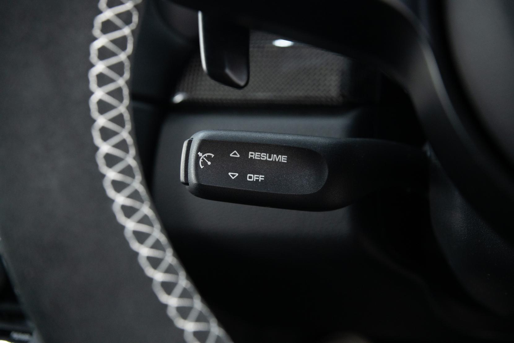 Porsche 911 view 13