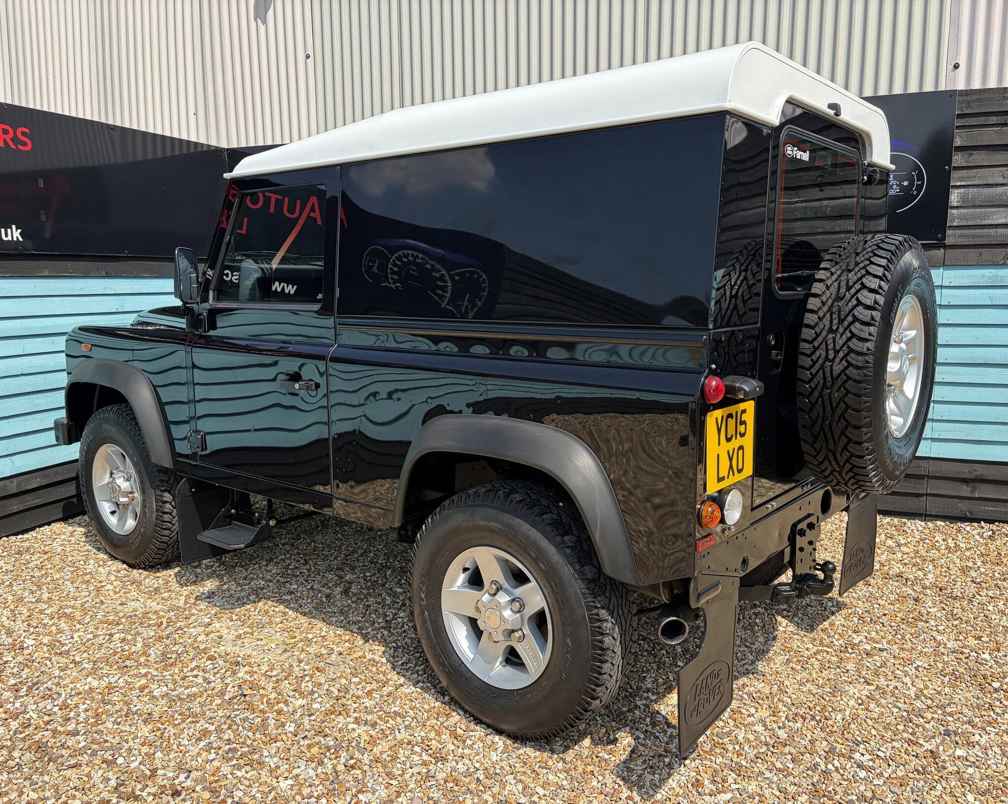Land Rover Defender view 21