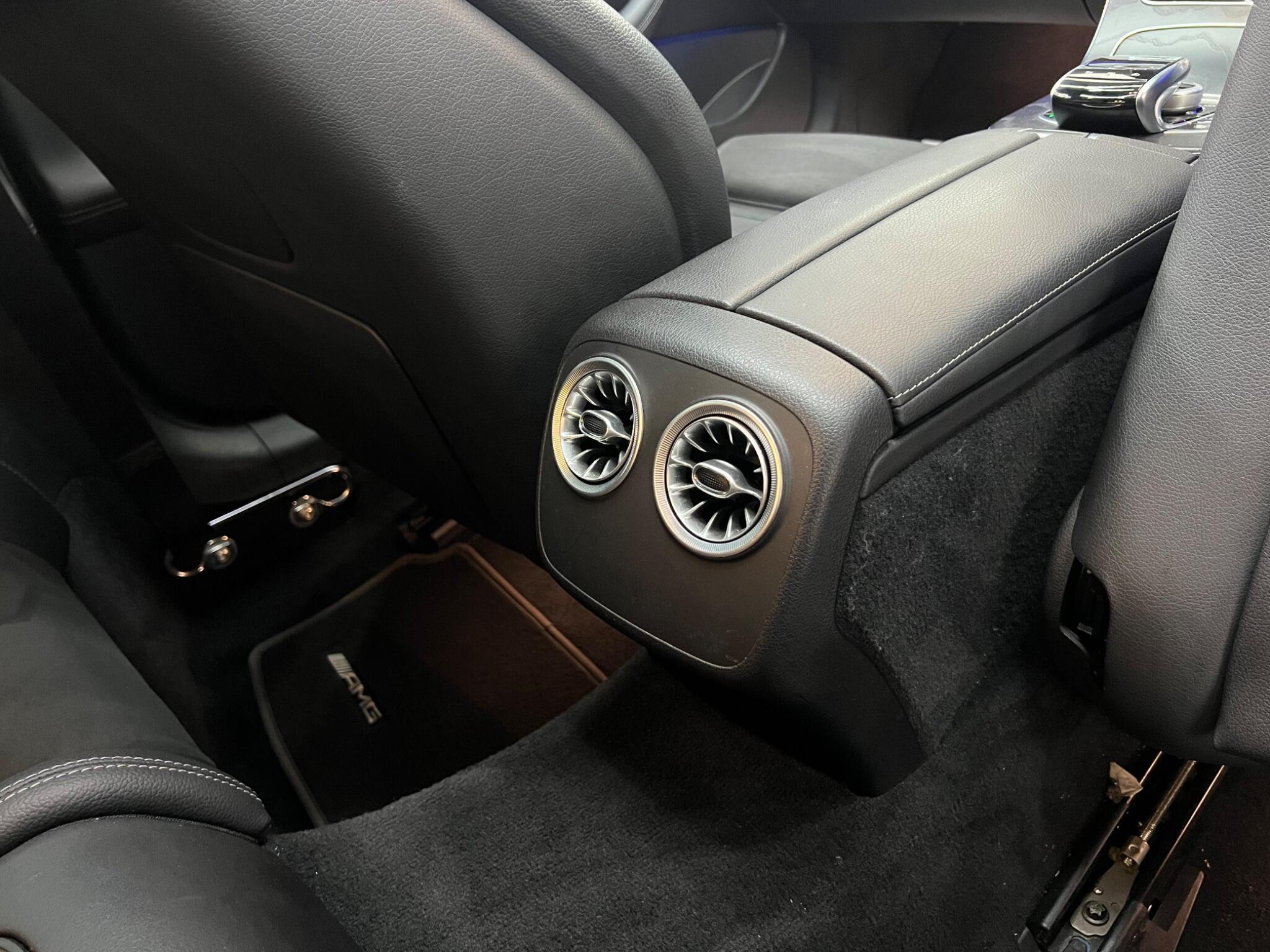 Mercedes-Benz E-Class view 24