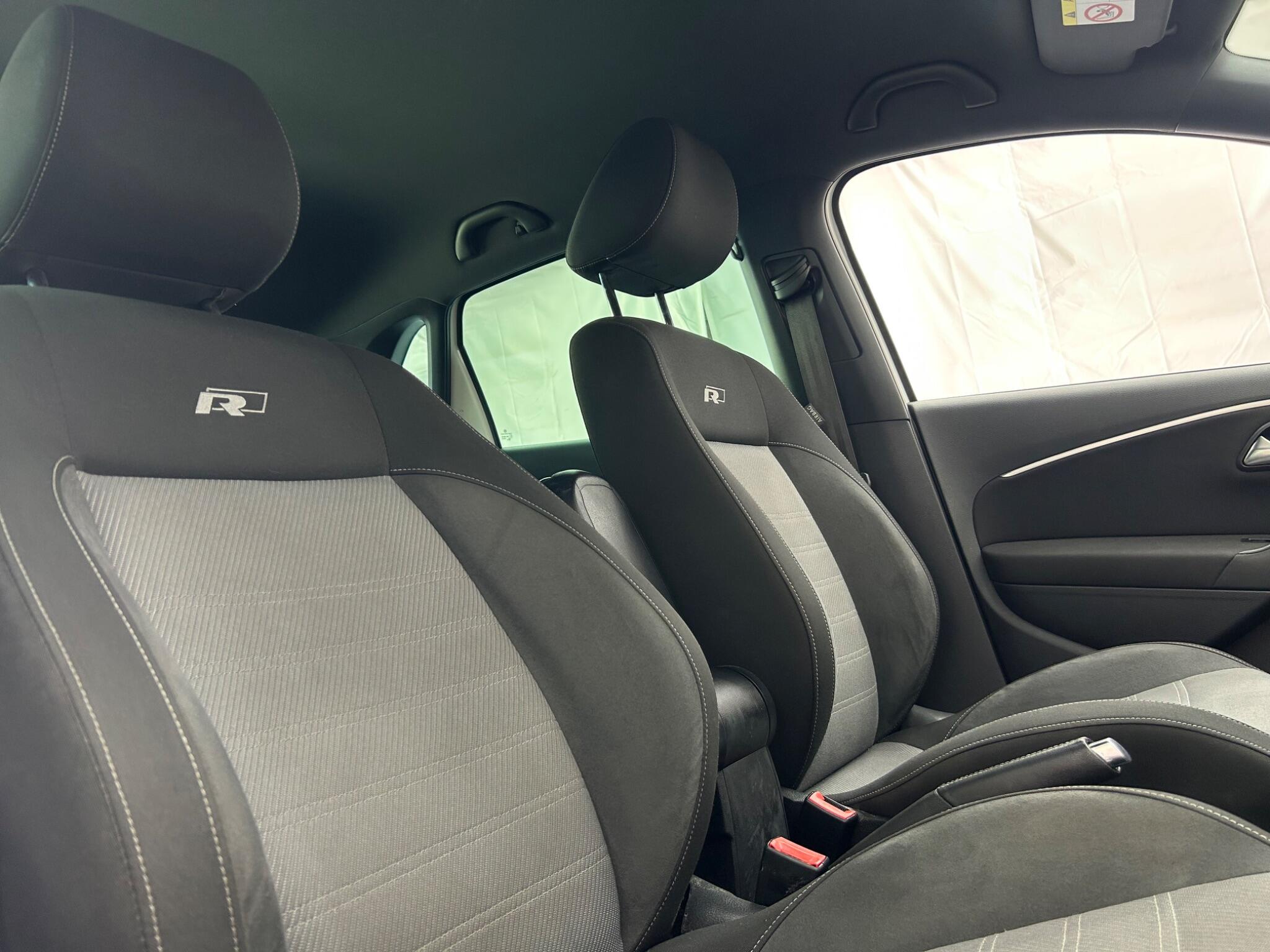 Volkswagen Polo view 22
