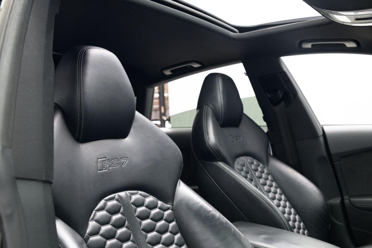 Audi RS7 view 12