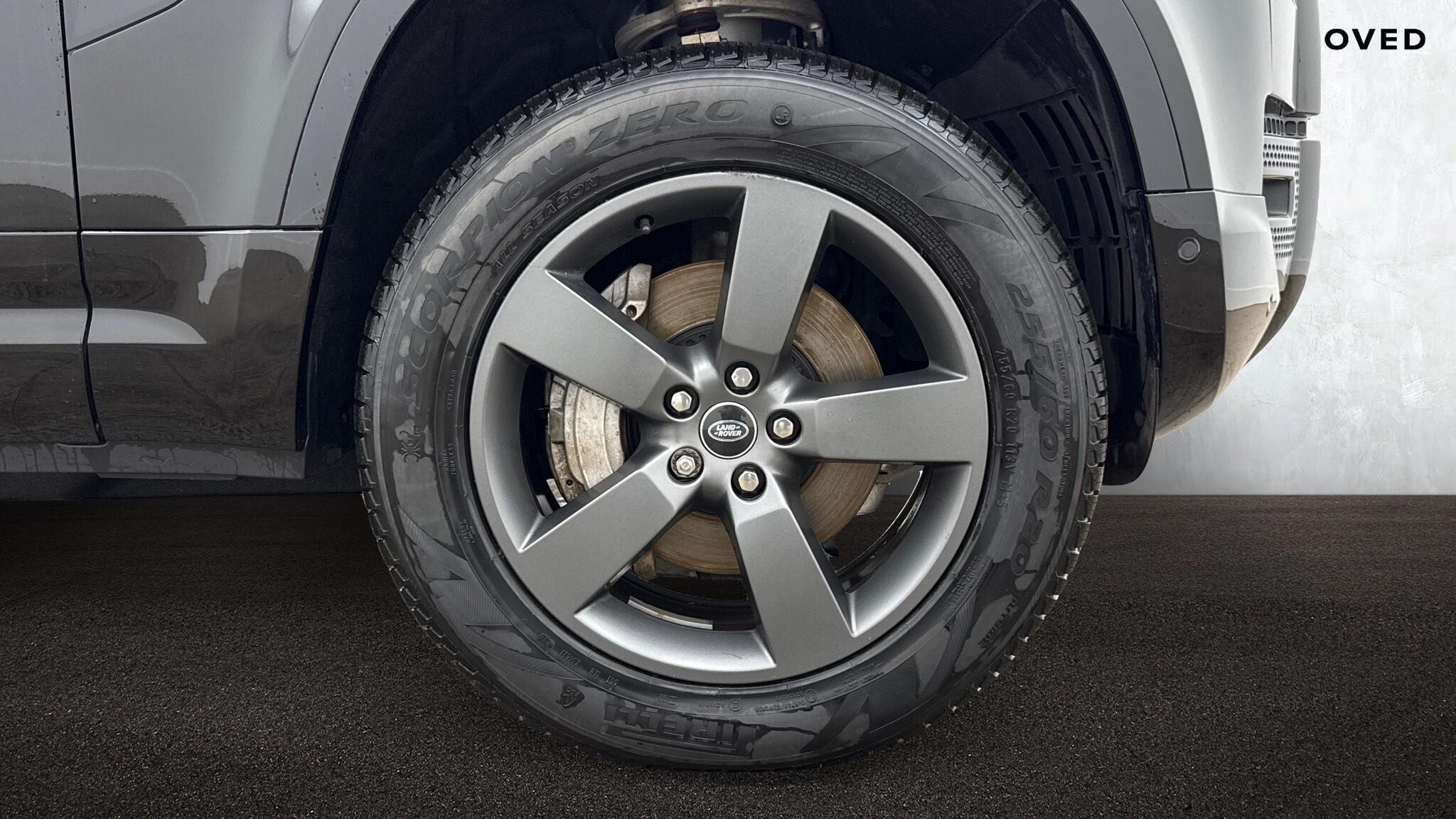 Land Rover Defender view 24