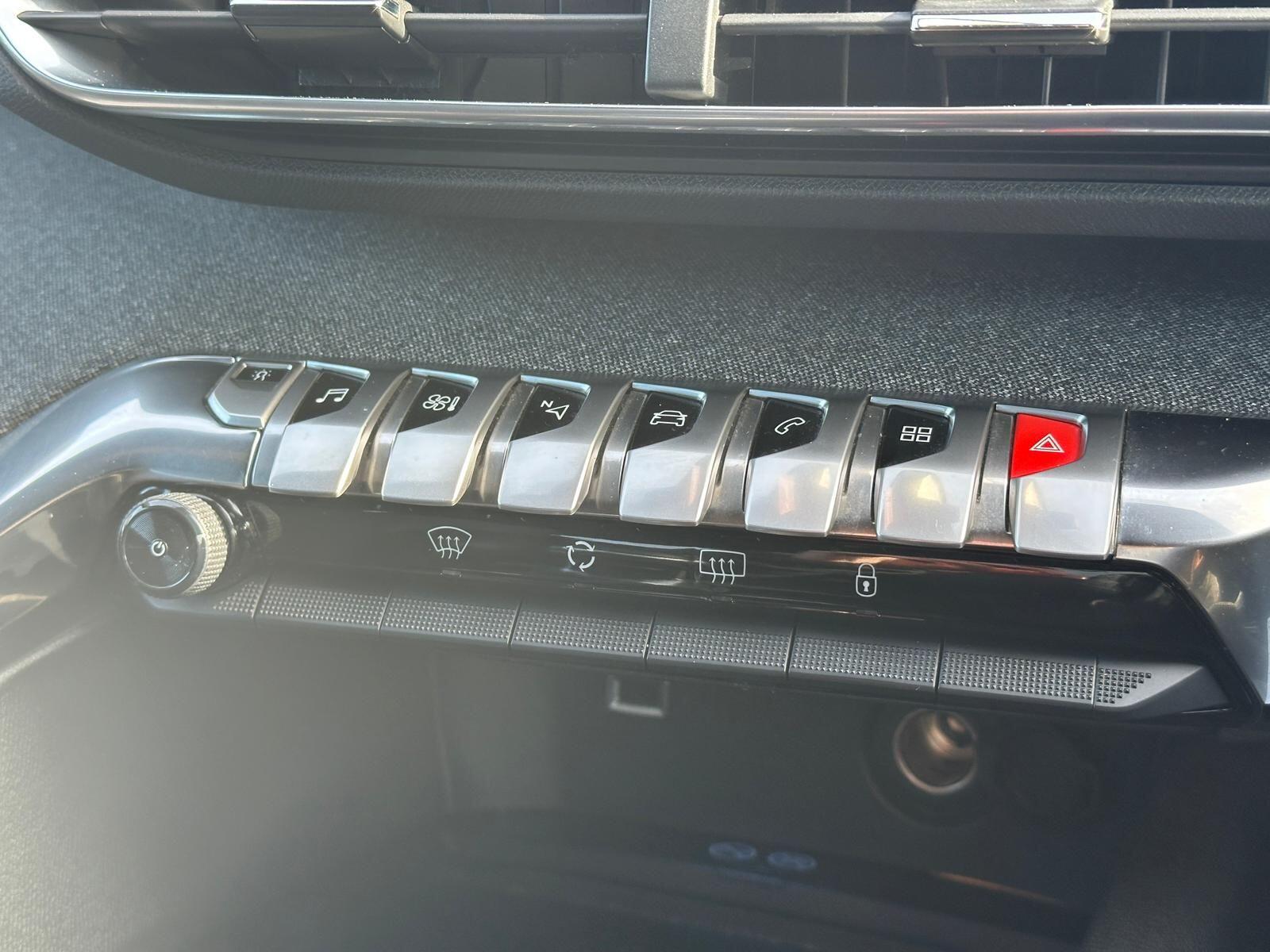 Peugeot 3008 view 18