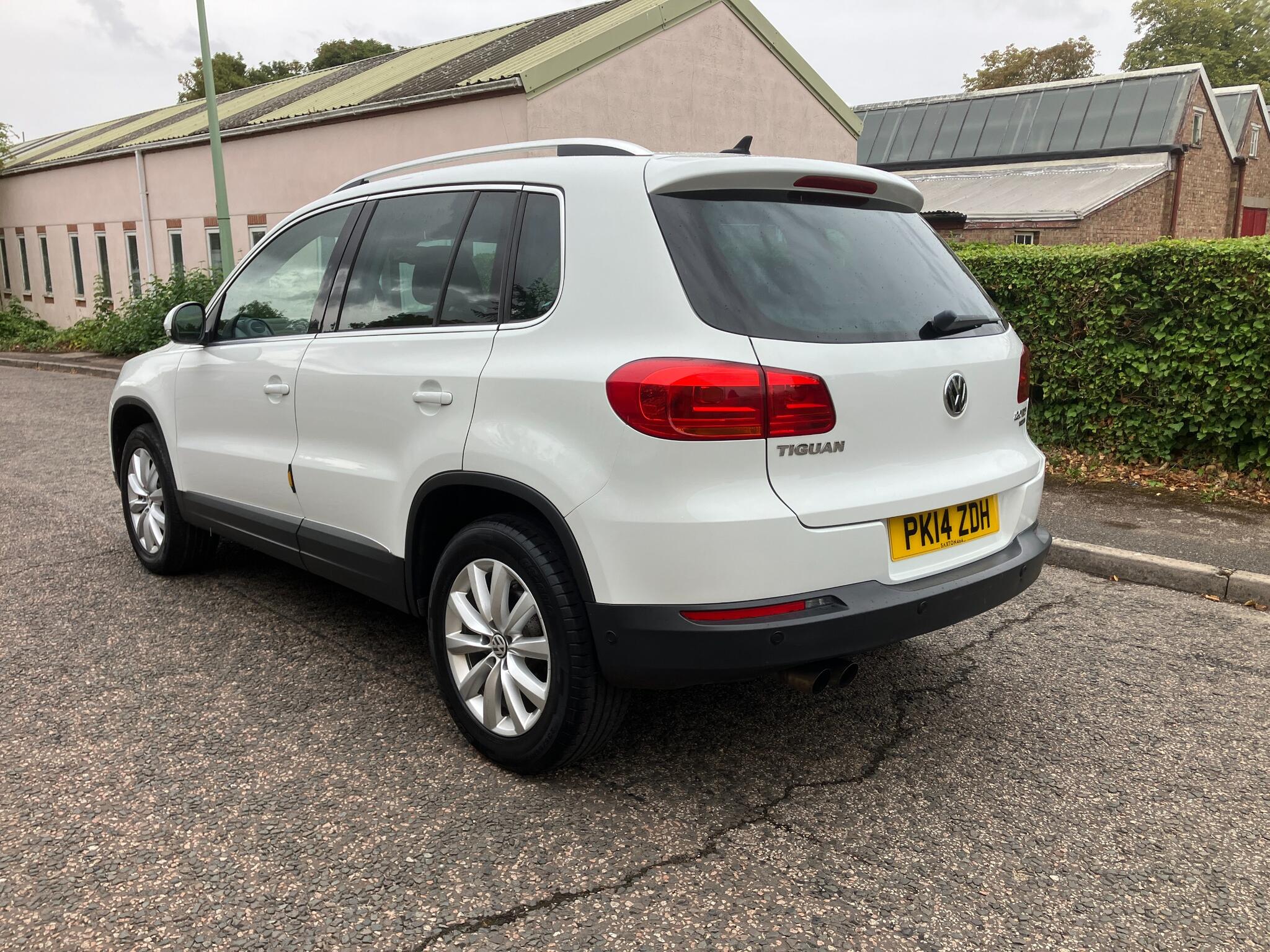 Volkswagen Tiguan view 5