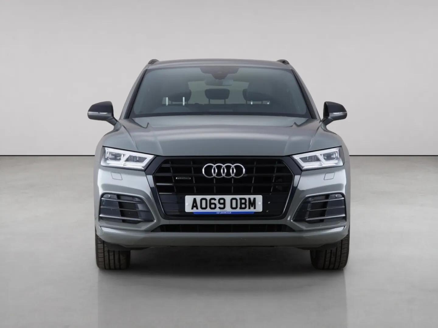 Audi Q5 view 5