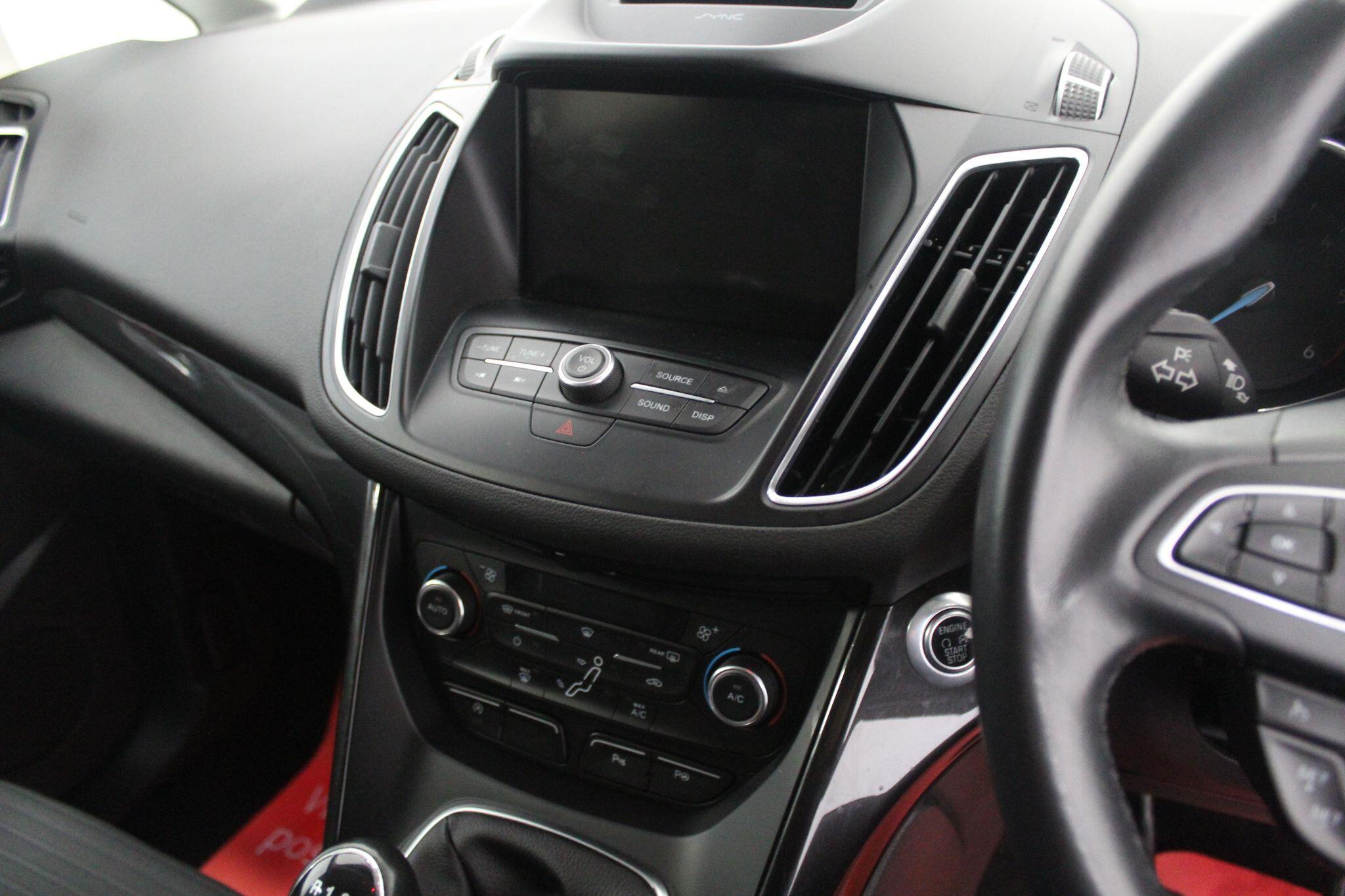 Ford C-Max view 38