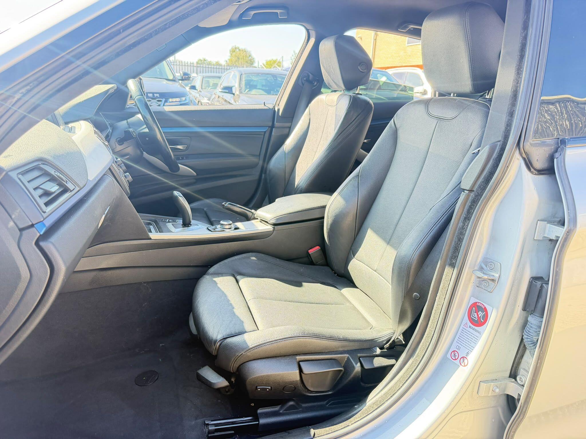 BMW 3 Series view 30
