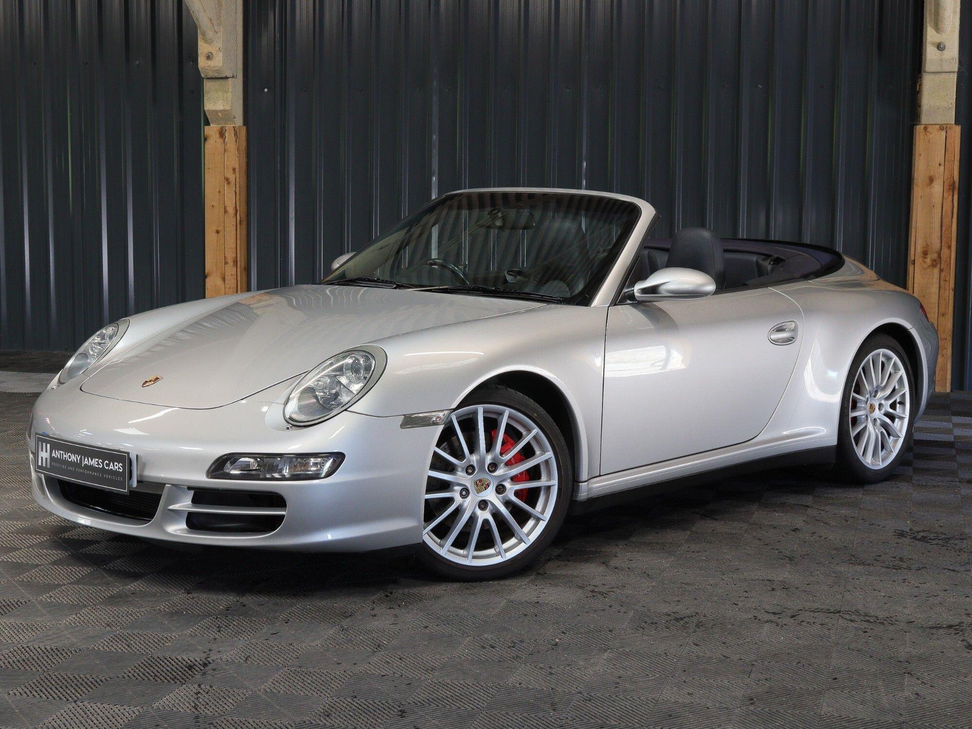 Porsche 911 view 5