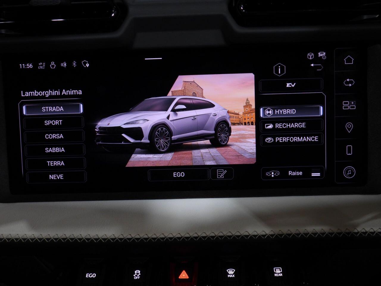 Lamborghini Urus view 47