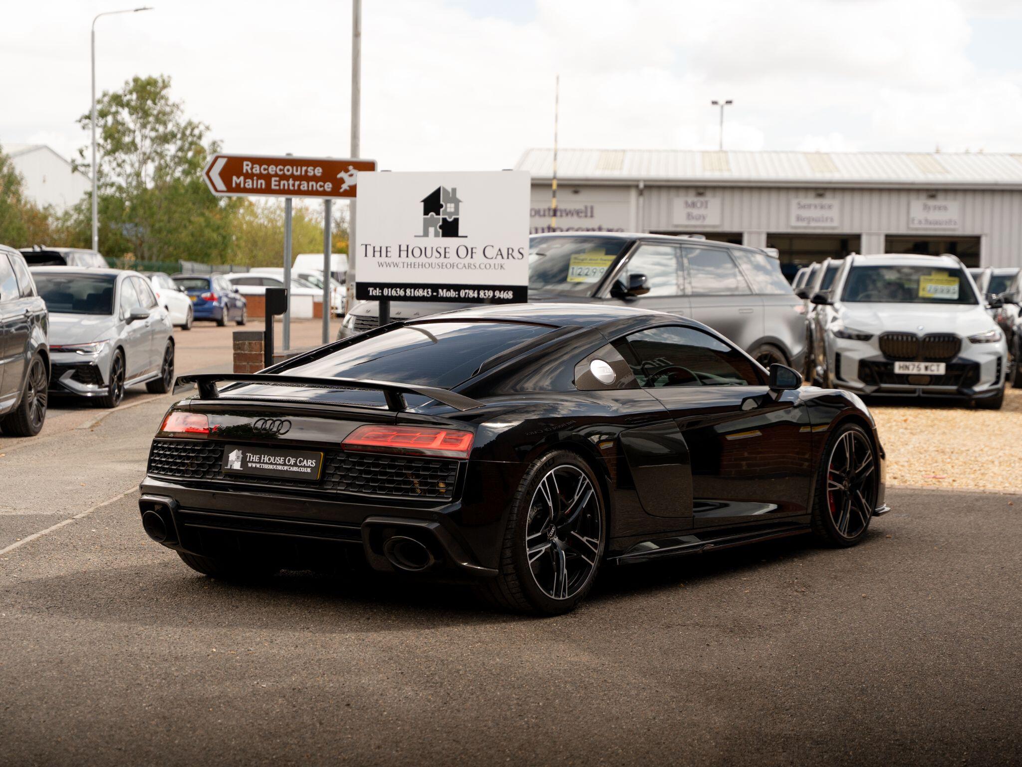 Audi R8 view 15