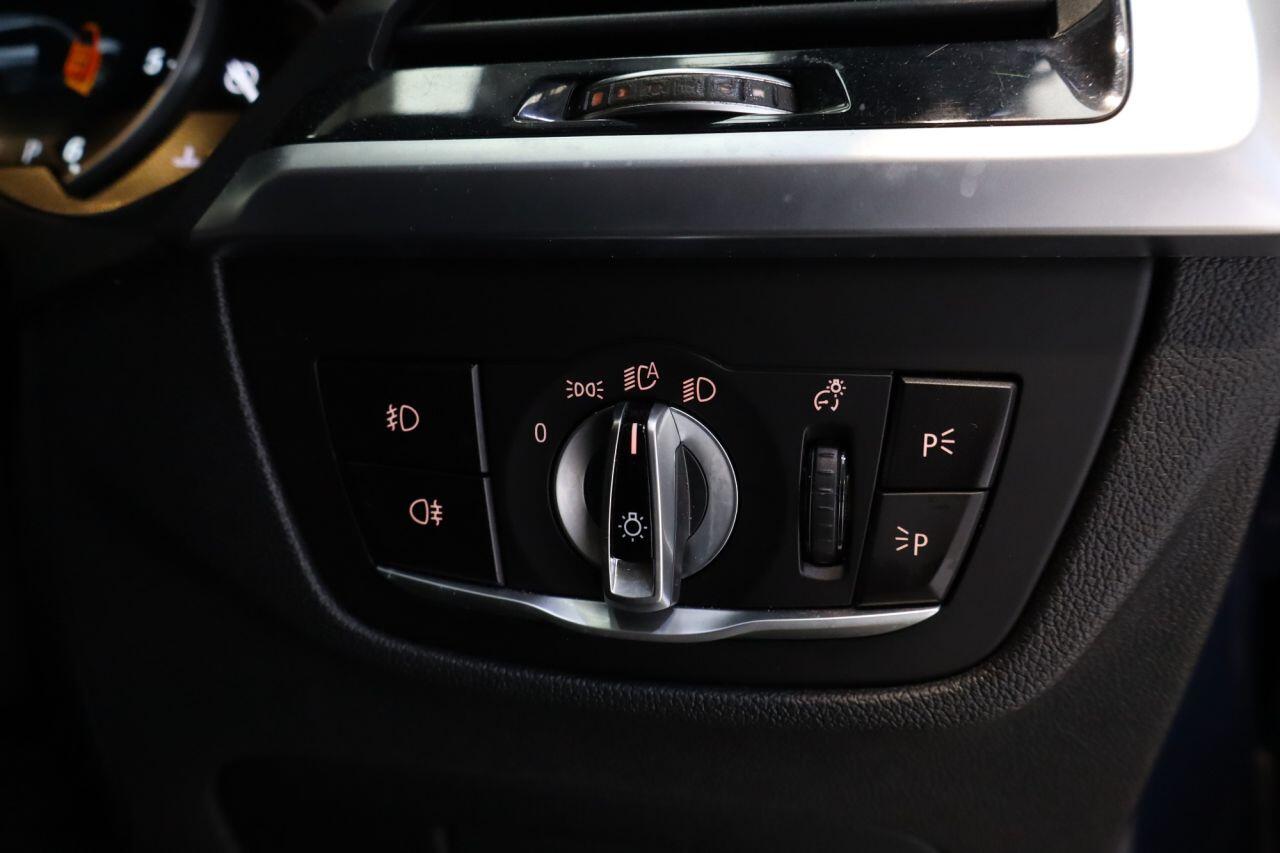 BMW X3 view 14