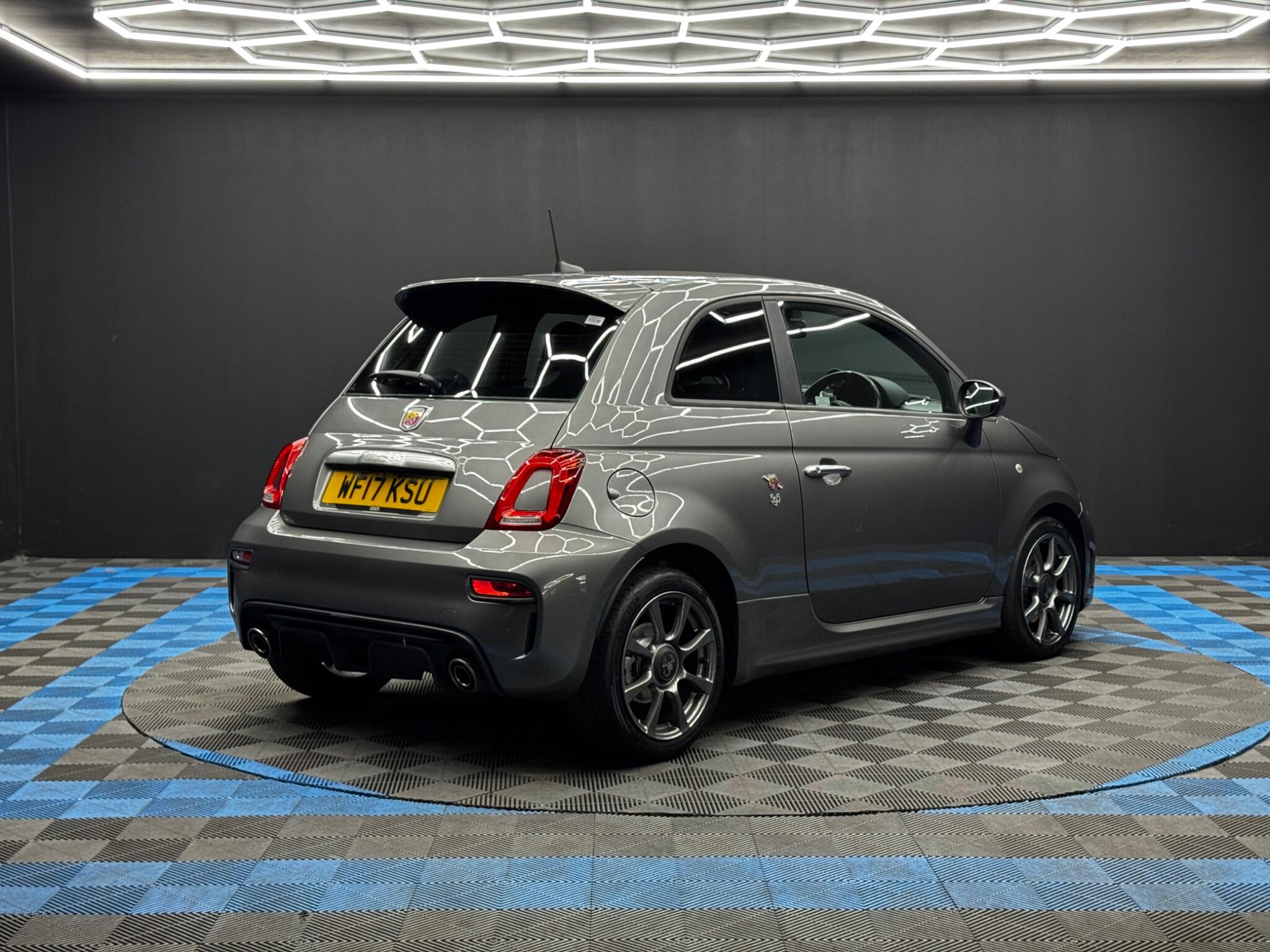 Abarth 595 view 5