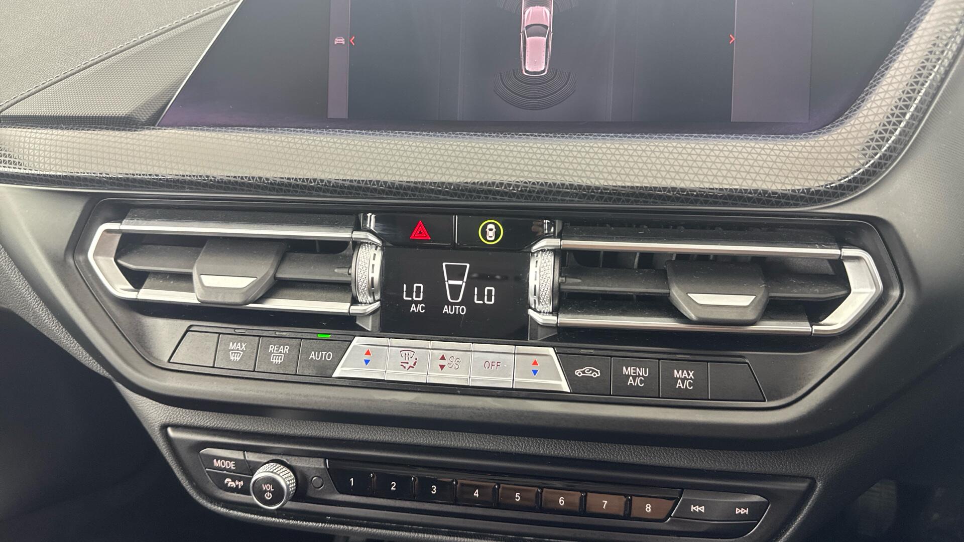 BMW 1 Series view 35