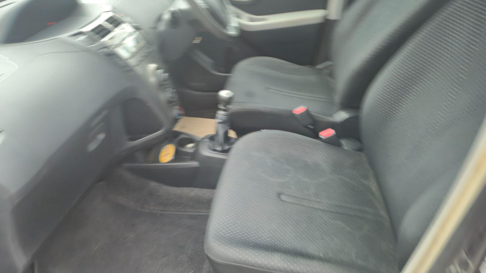 Toyota Yaris view 17