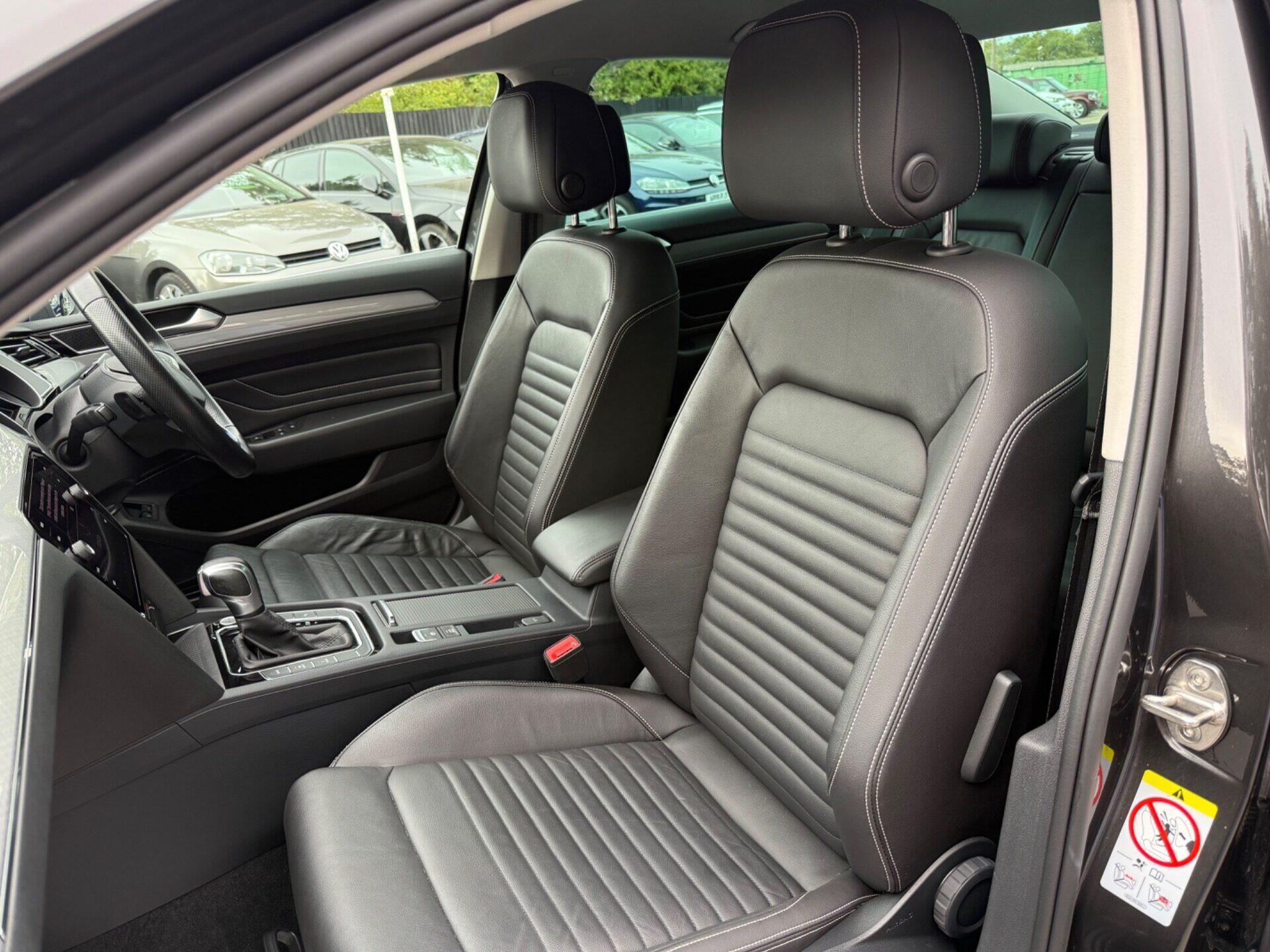 Volkswagen Passat view 31