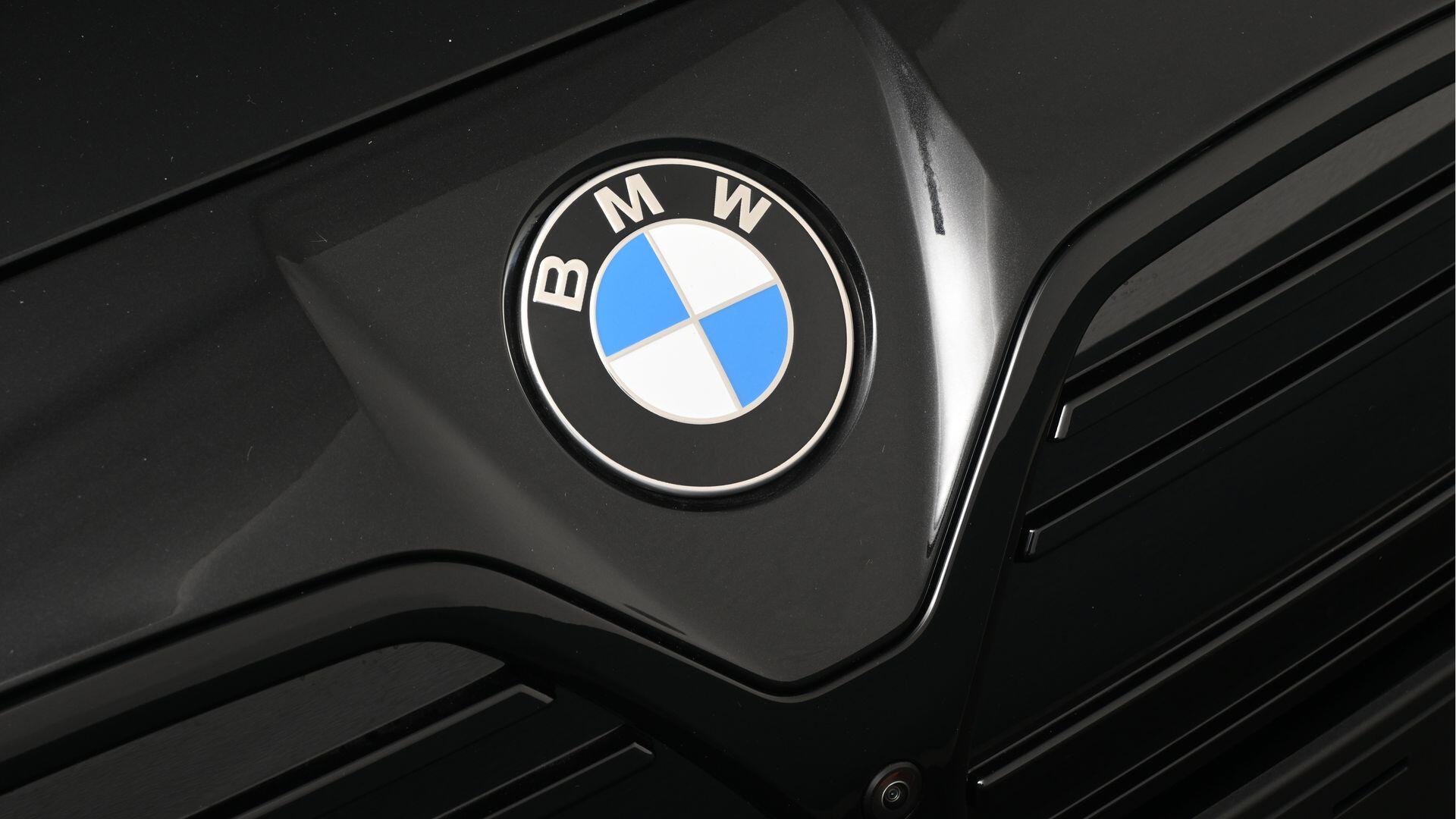 BMW i4 view 45
