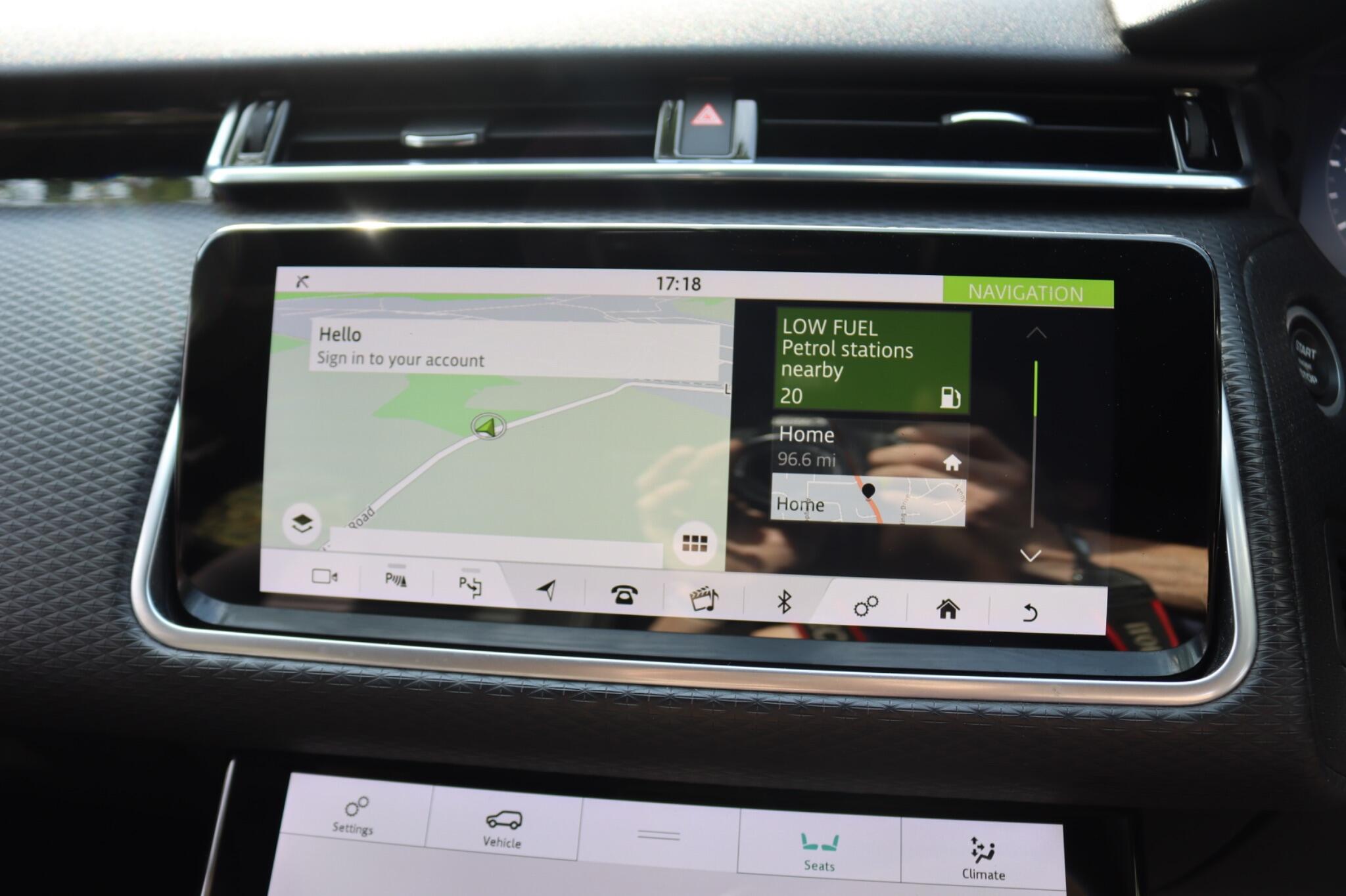 Land Rover Range Rover Velar view 32