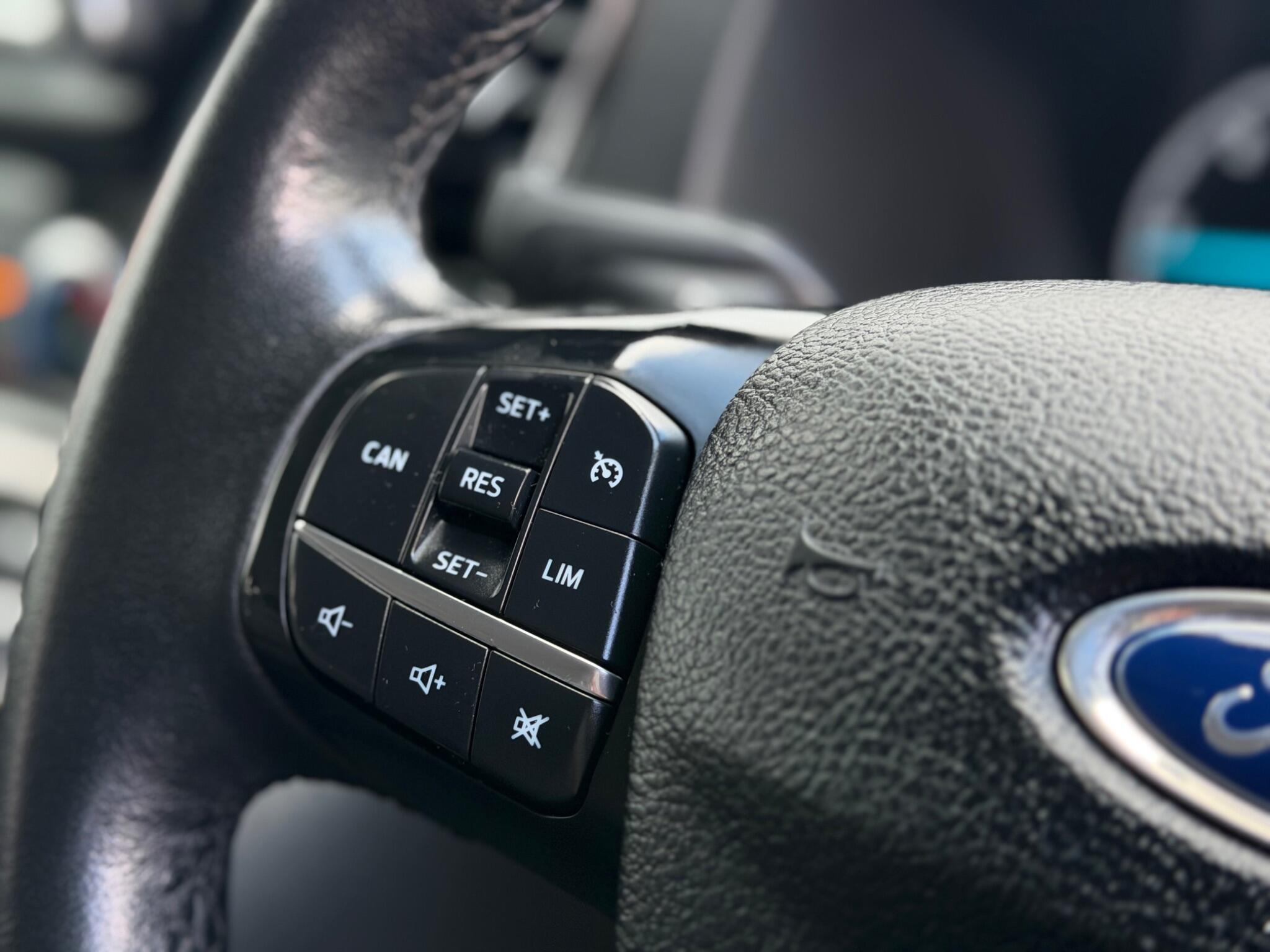 Ford Tourneo Custom view 19