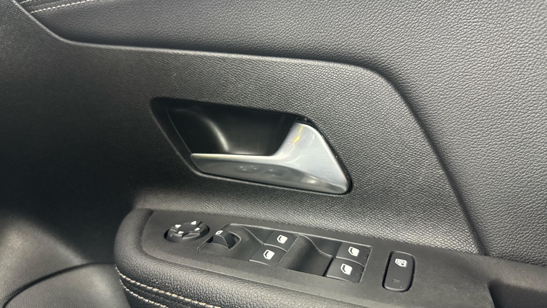 Vauxhall Mokka view 38