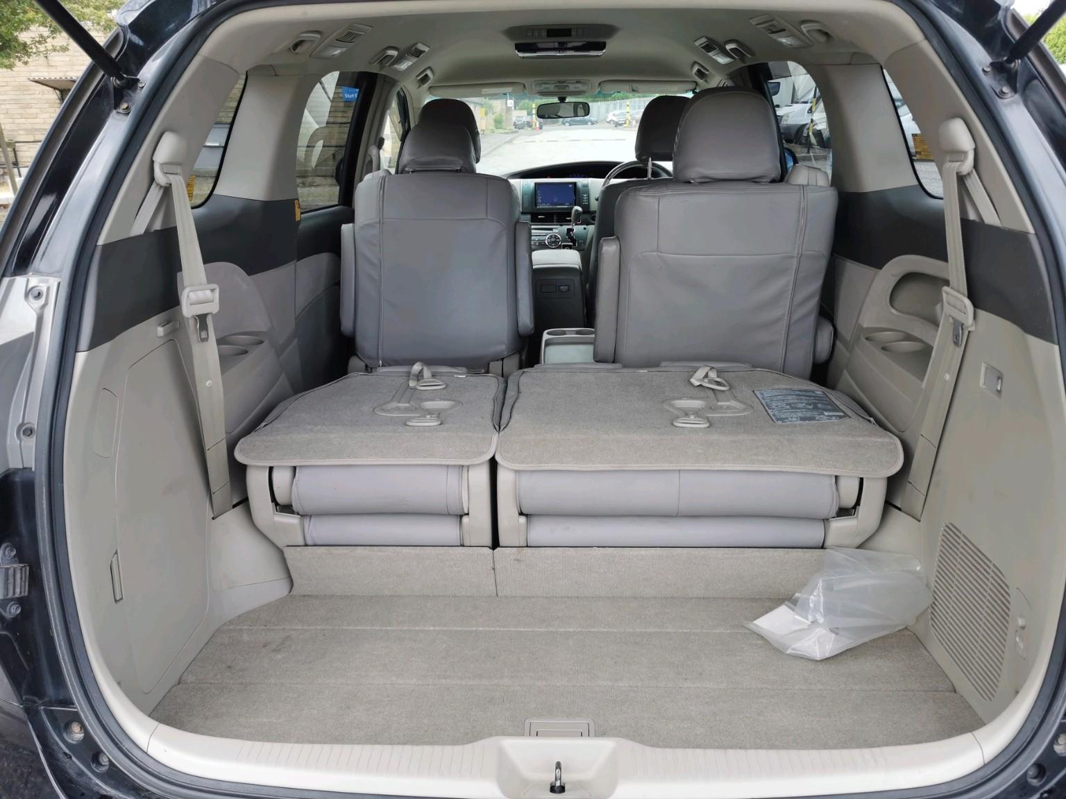 Toyota Estima view 22