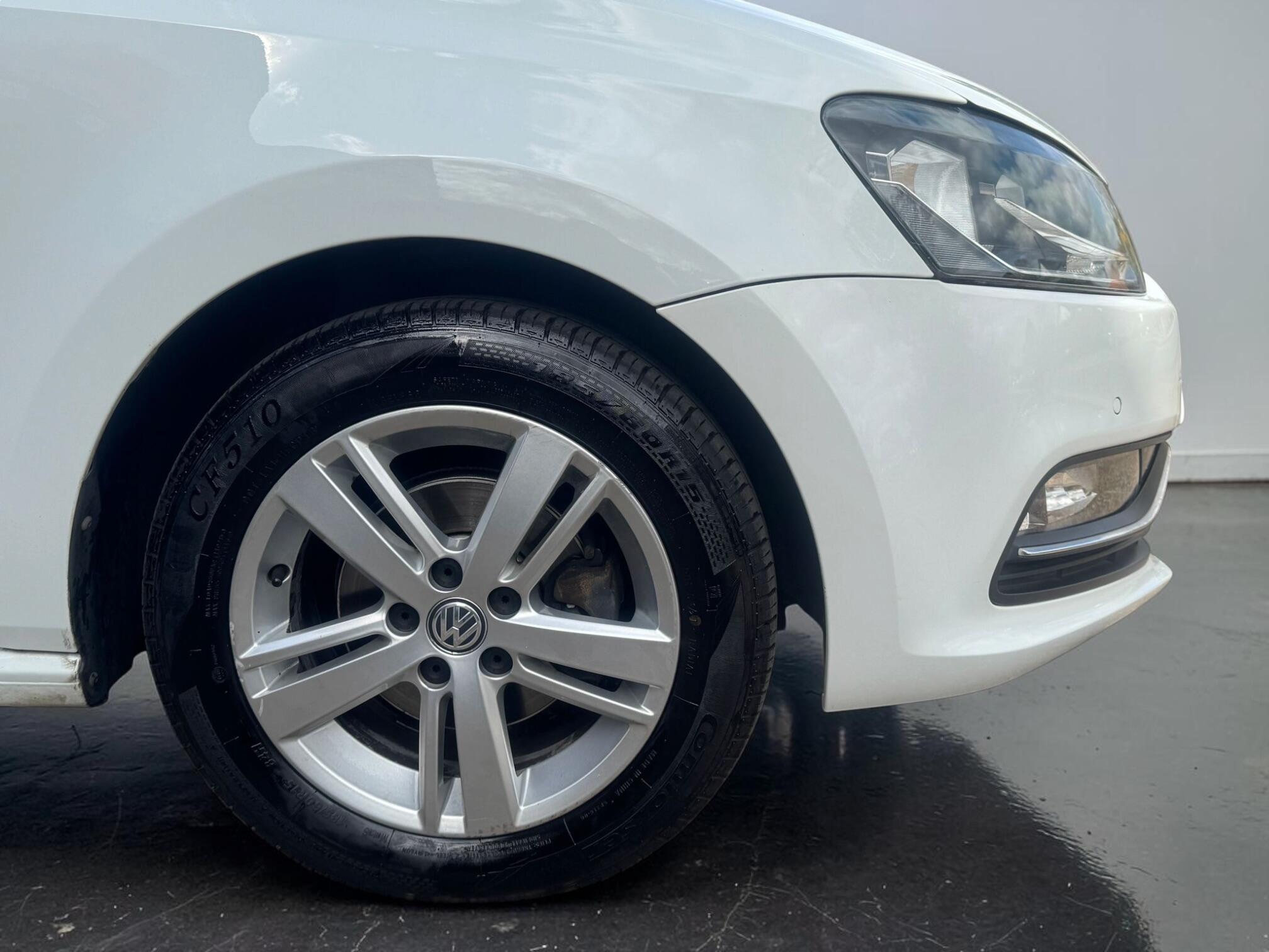 Volkswagen Polo view 30