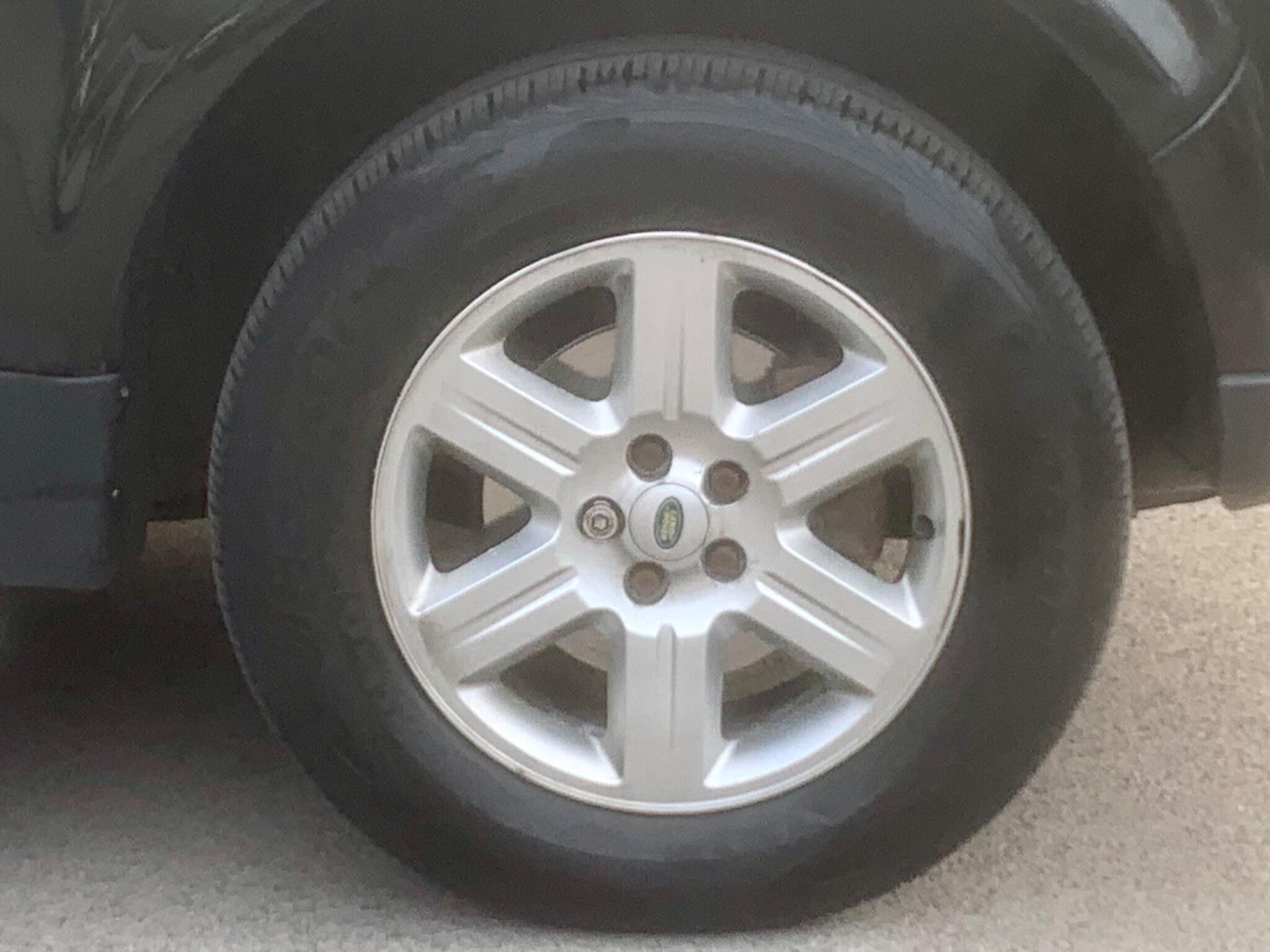 Land Rover Freelander 2 view 12
