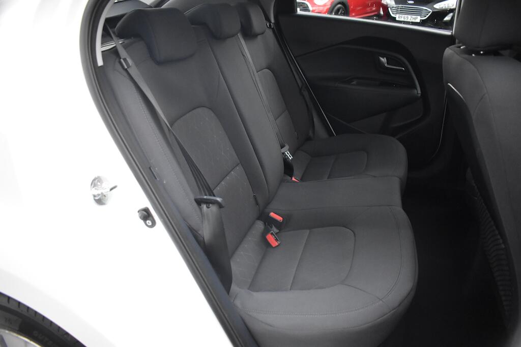Kia Rio view 32