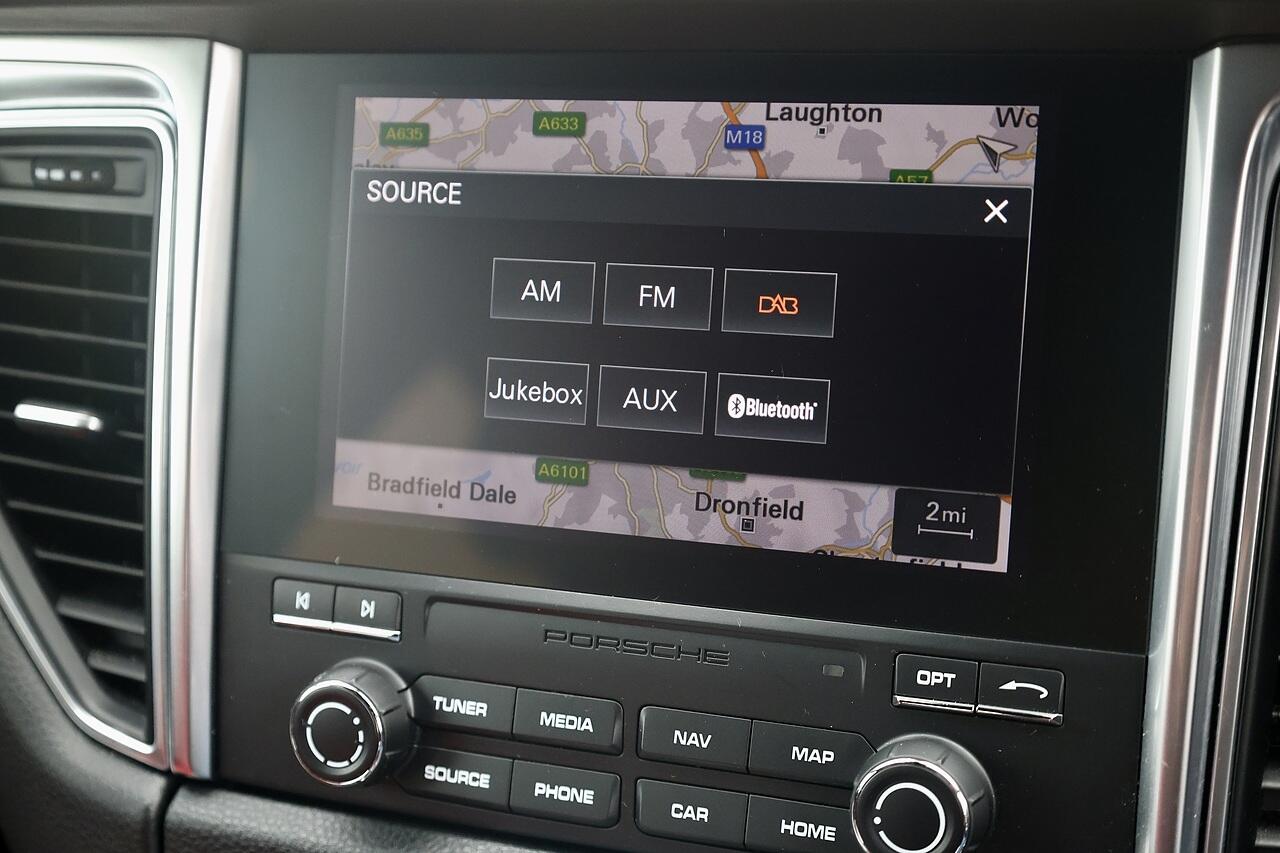 Porsche Macan view 32