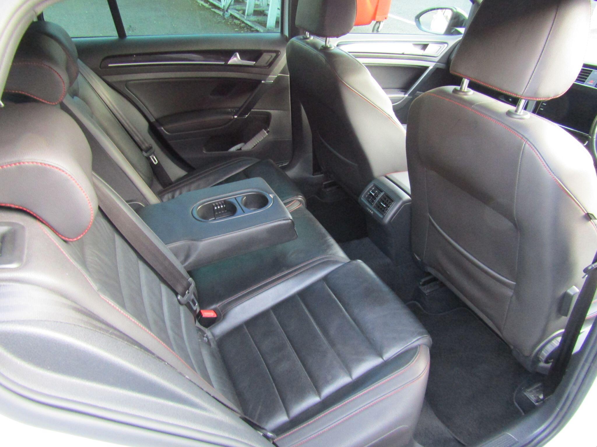 Volkswagen Golf view 13