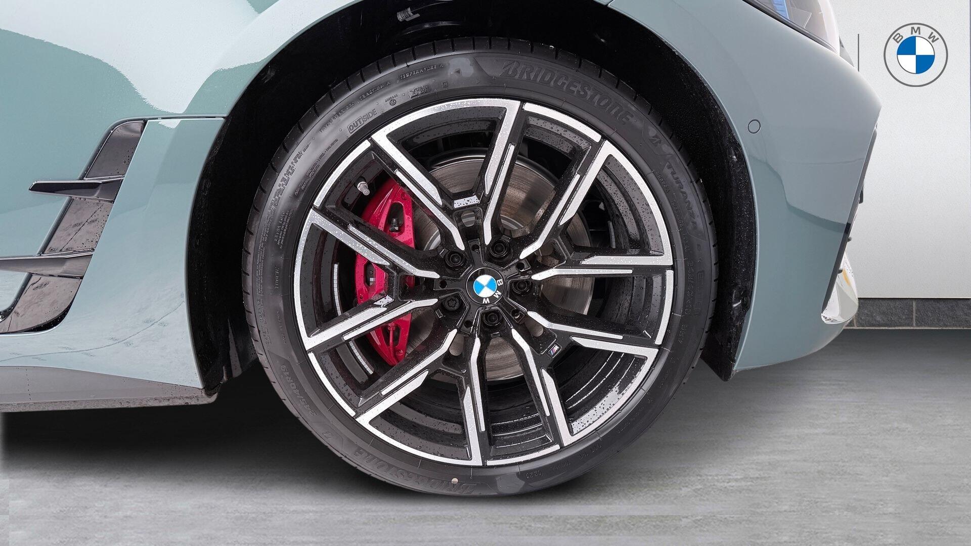 BMW i4 view 14