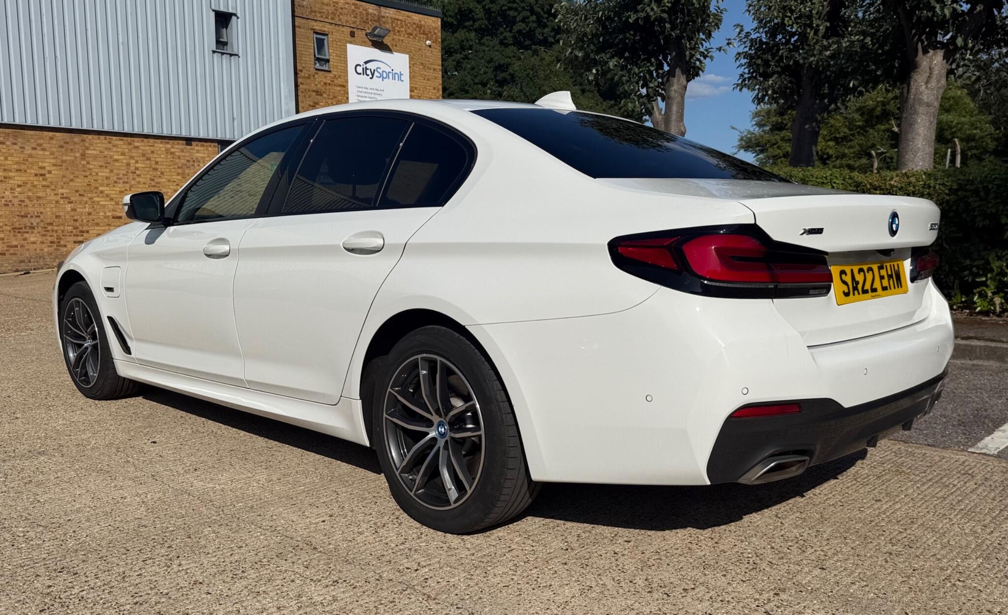 BMW 5 Series view 3