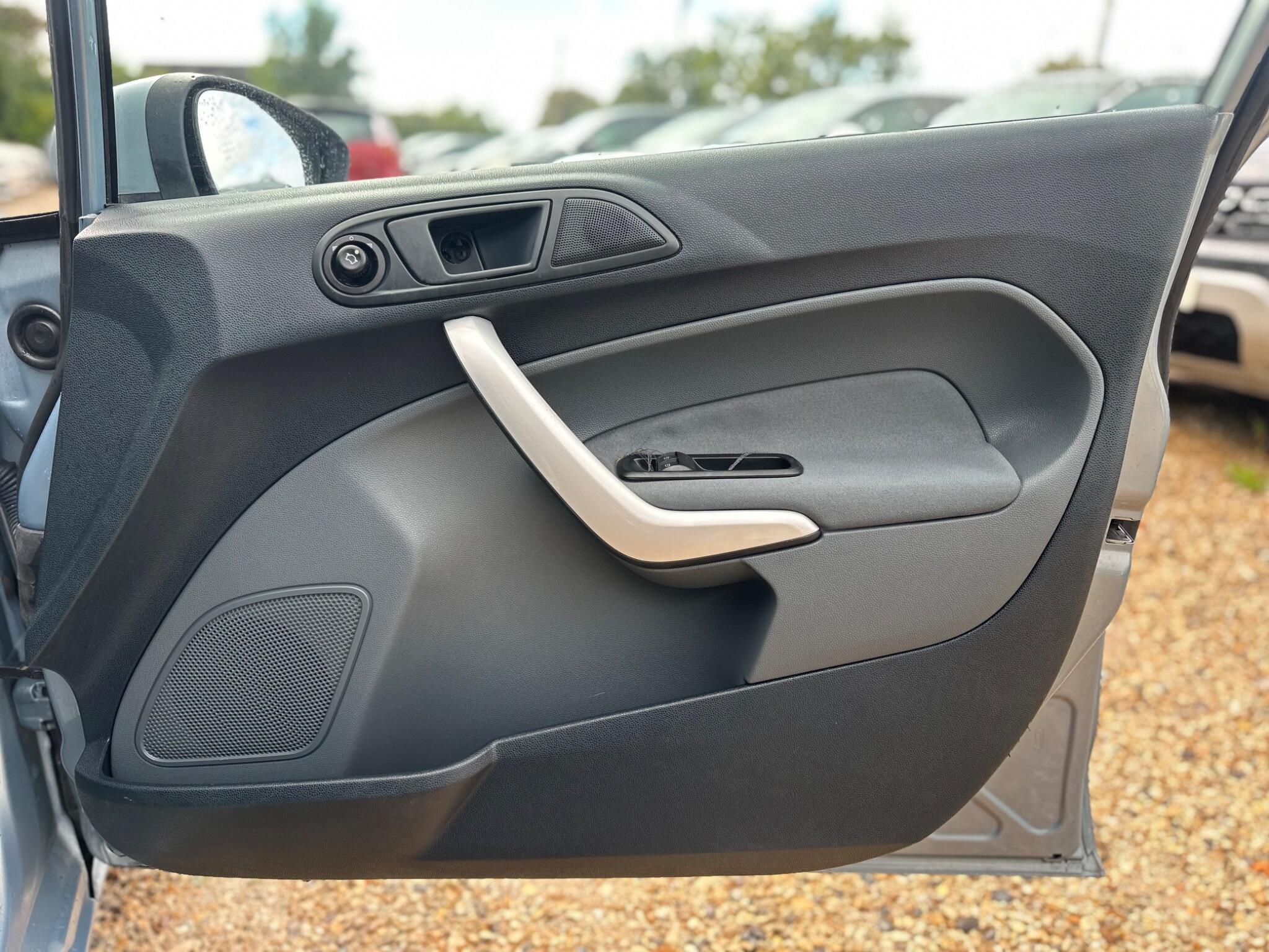 Ford Fiesta view 47