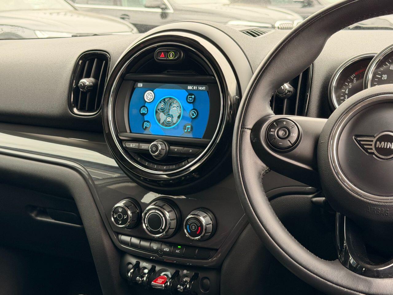Mini Countryman view 28
