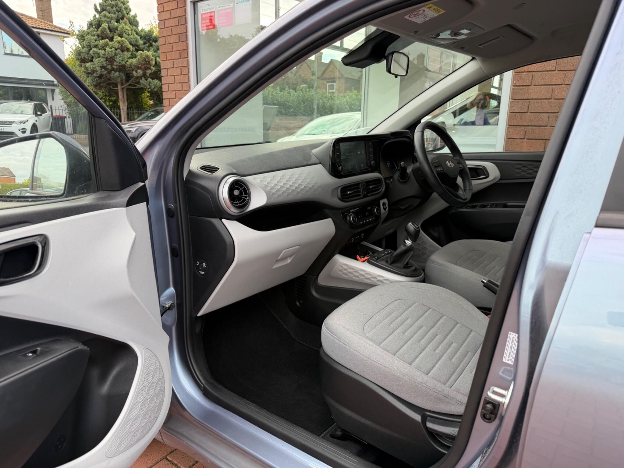 Hyundai i10 view 28
