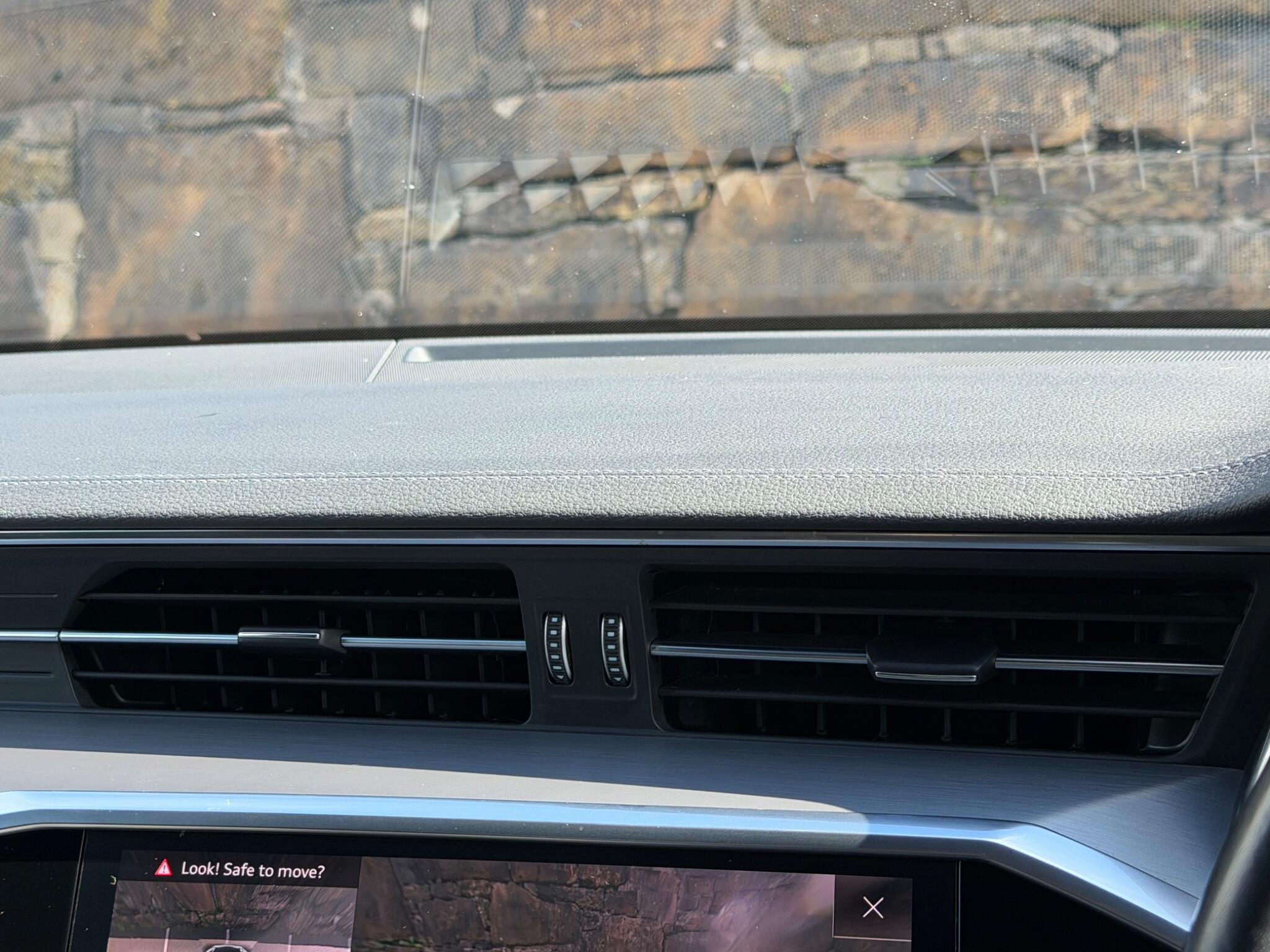Audi A6 view 29
