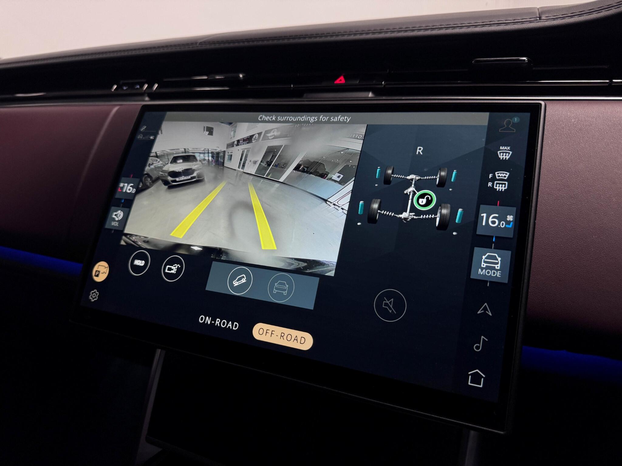 Land Rover Range Rover view 100