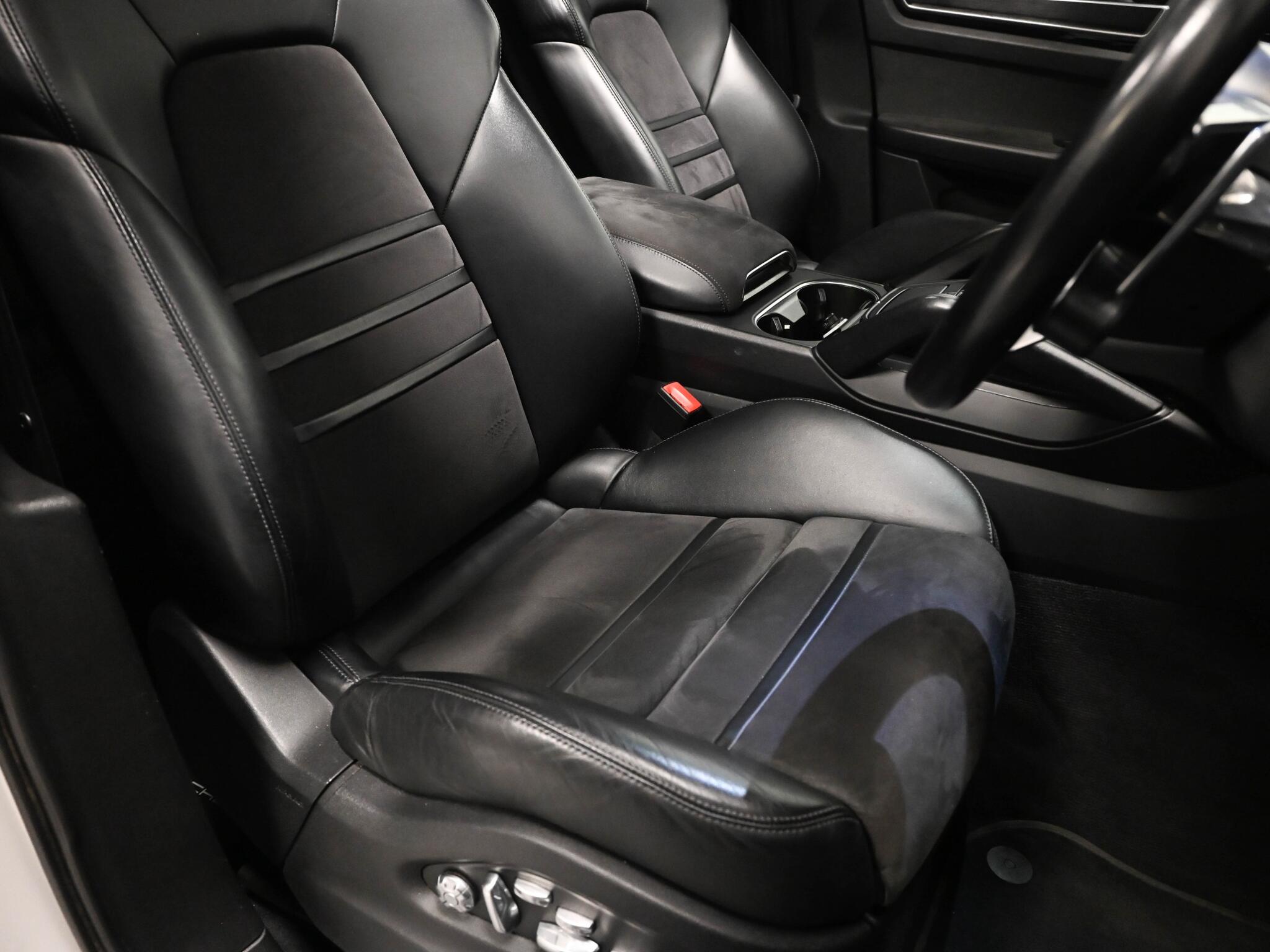 Porsche Cayenne view 48