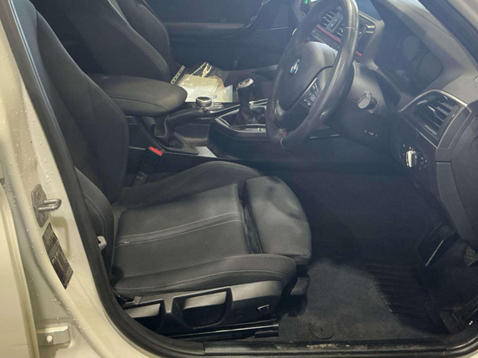 BMW 1 Series view 3