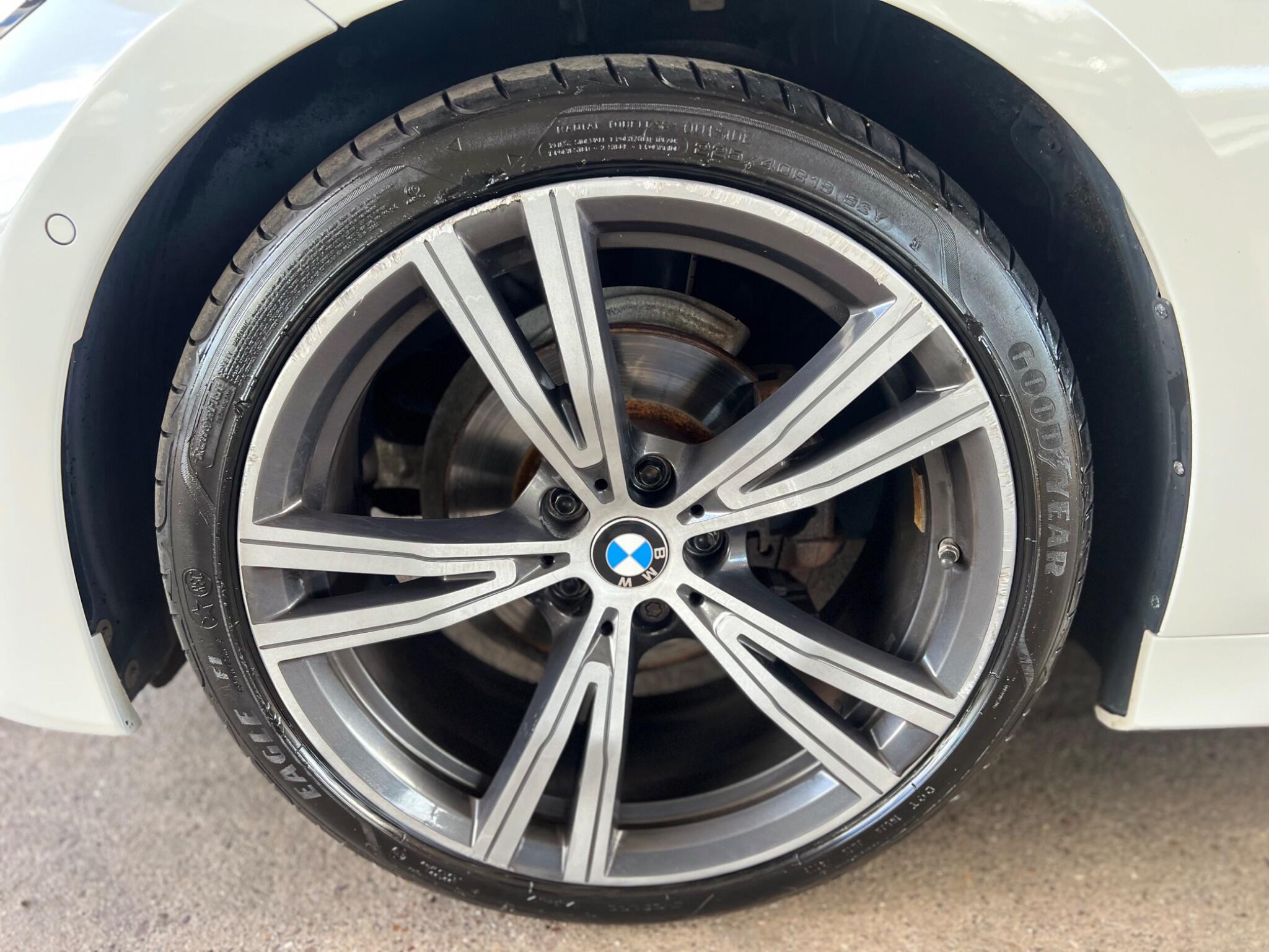 BMW 3 Series view 15