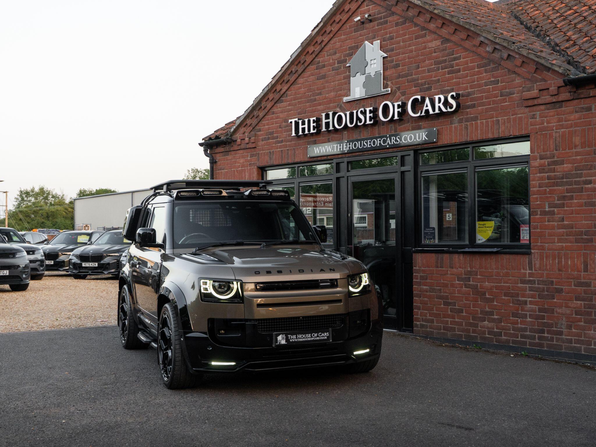 Land Rover Defender 90 view 6