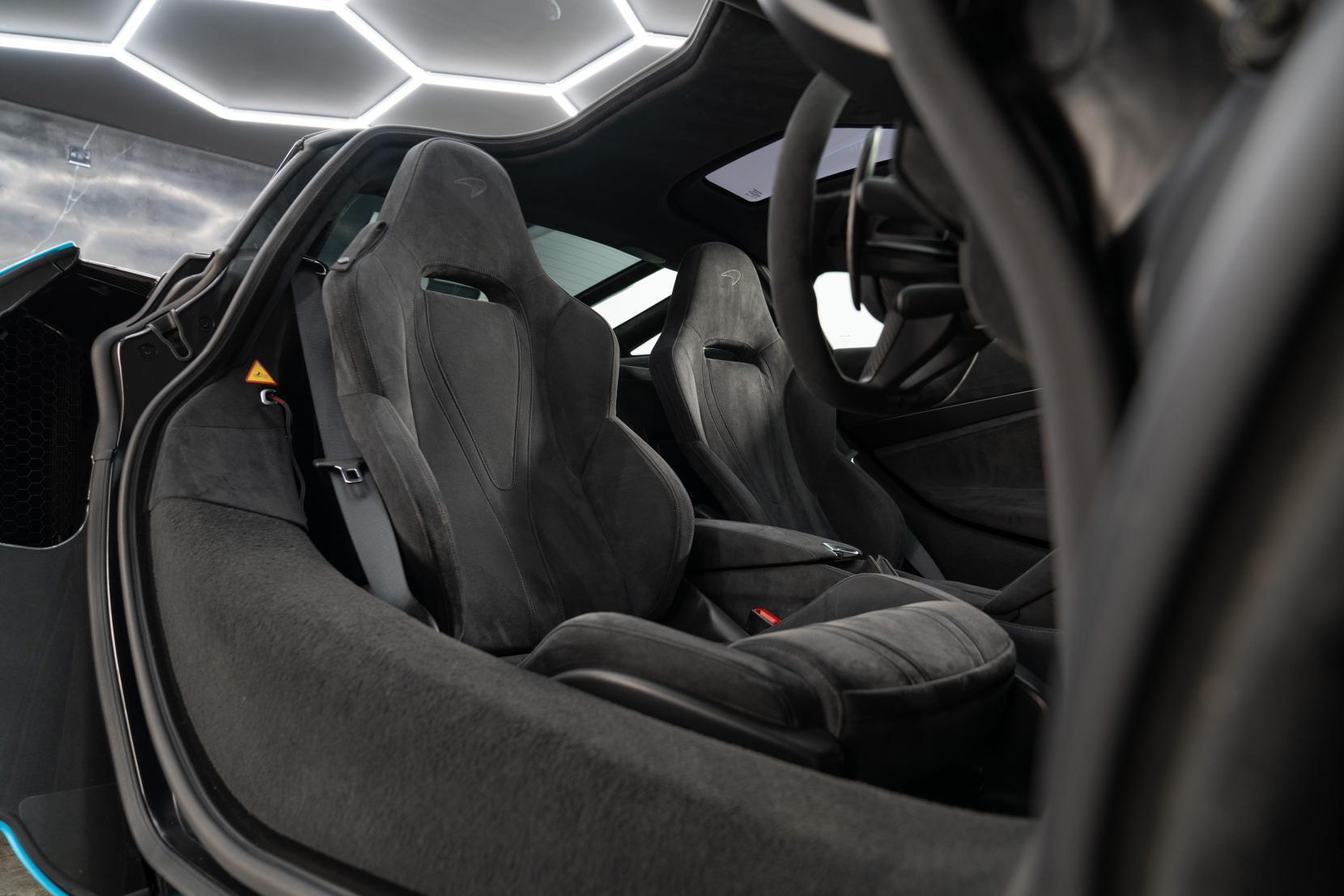 Mclaren 720s view 8