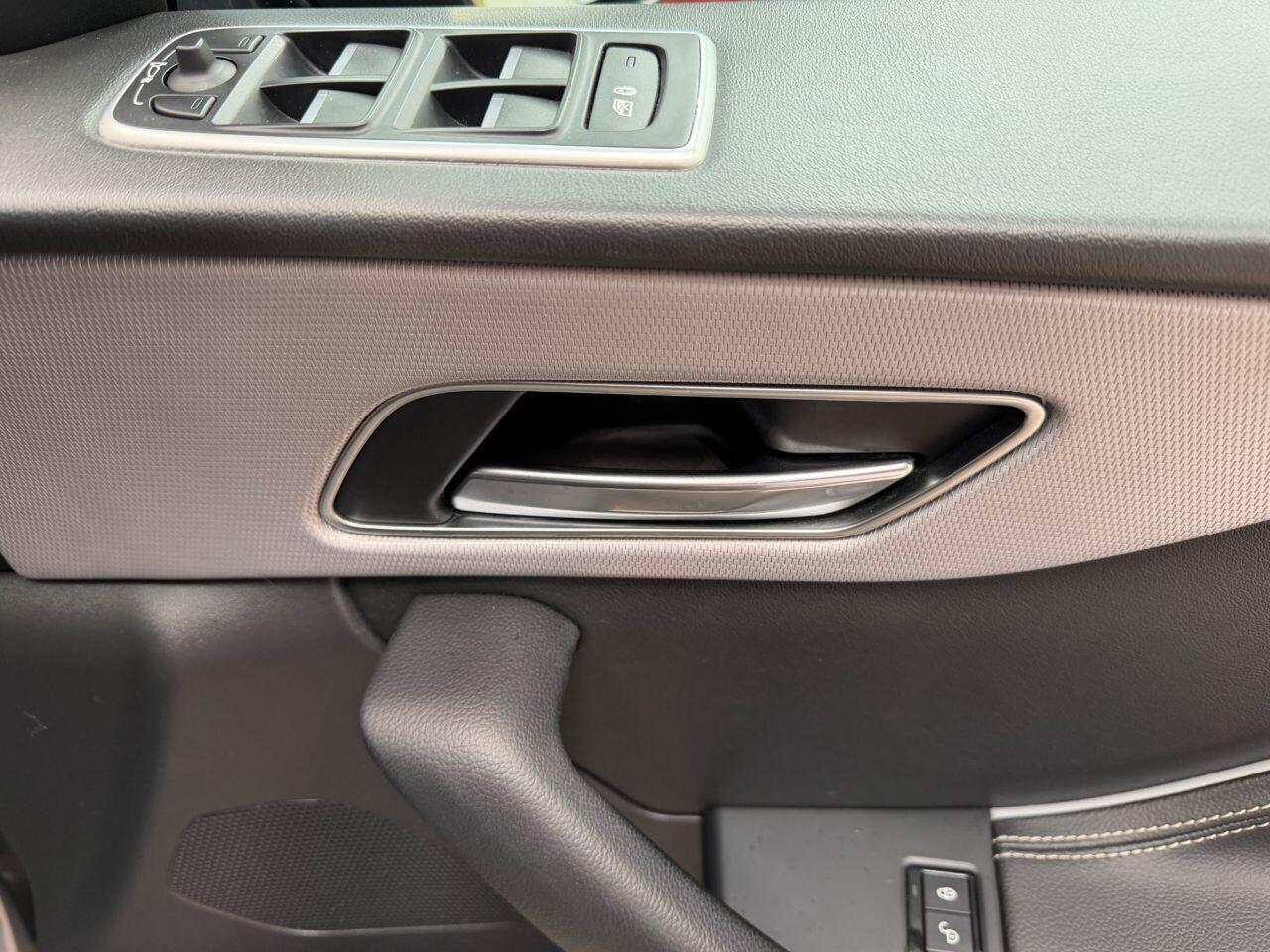 Jaguar F-Pace view 40