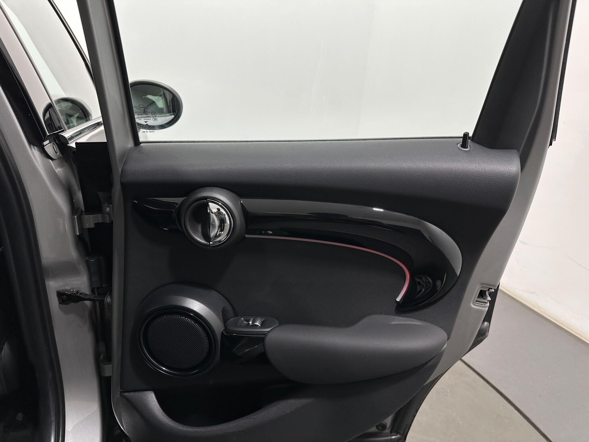 Mini Cooper view 43