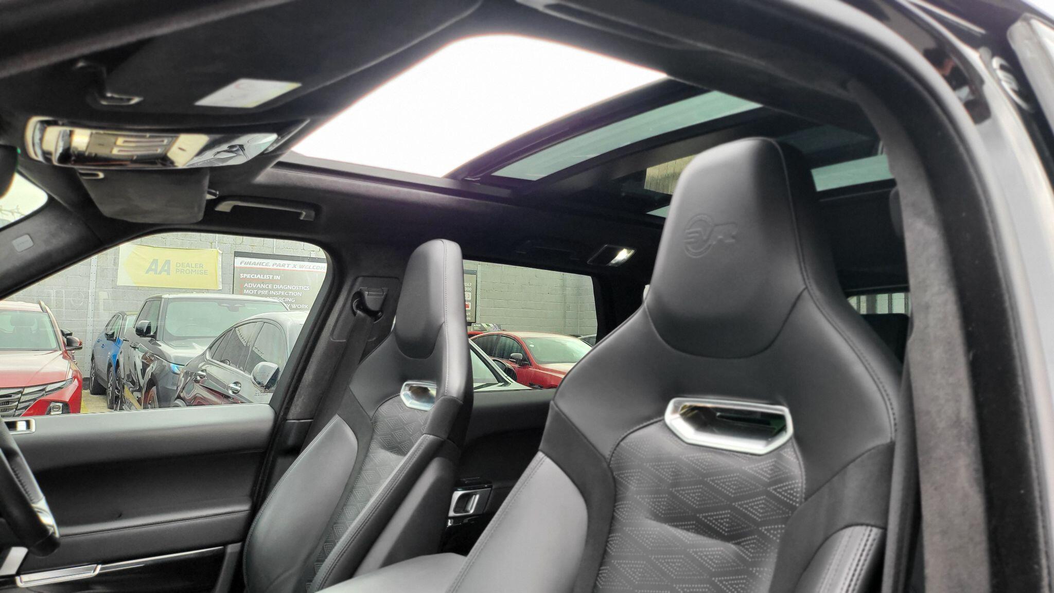 Land Rover Range Rover Sport view 2