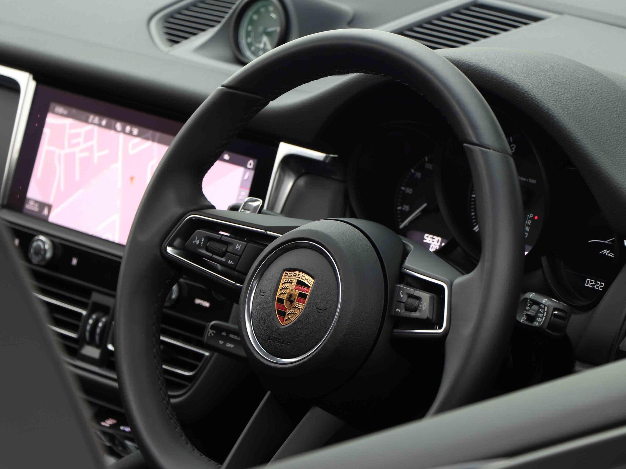 Porsche Macan view 33